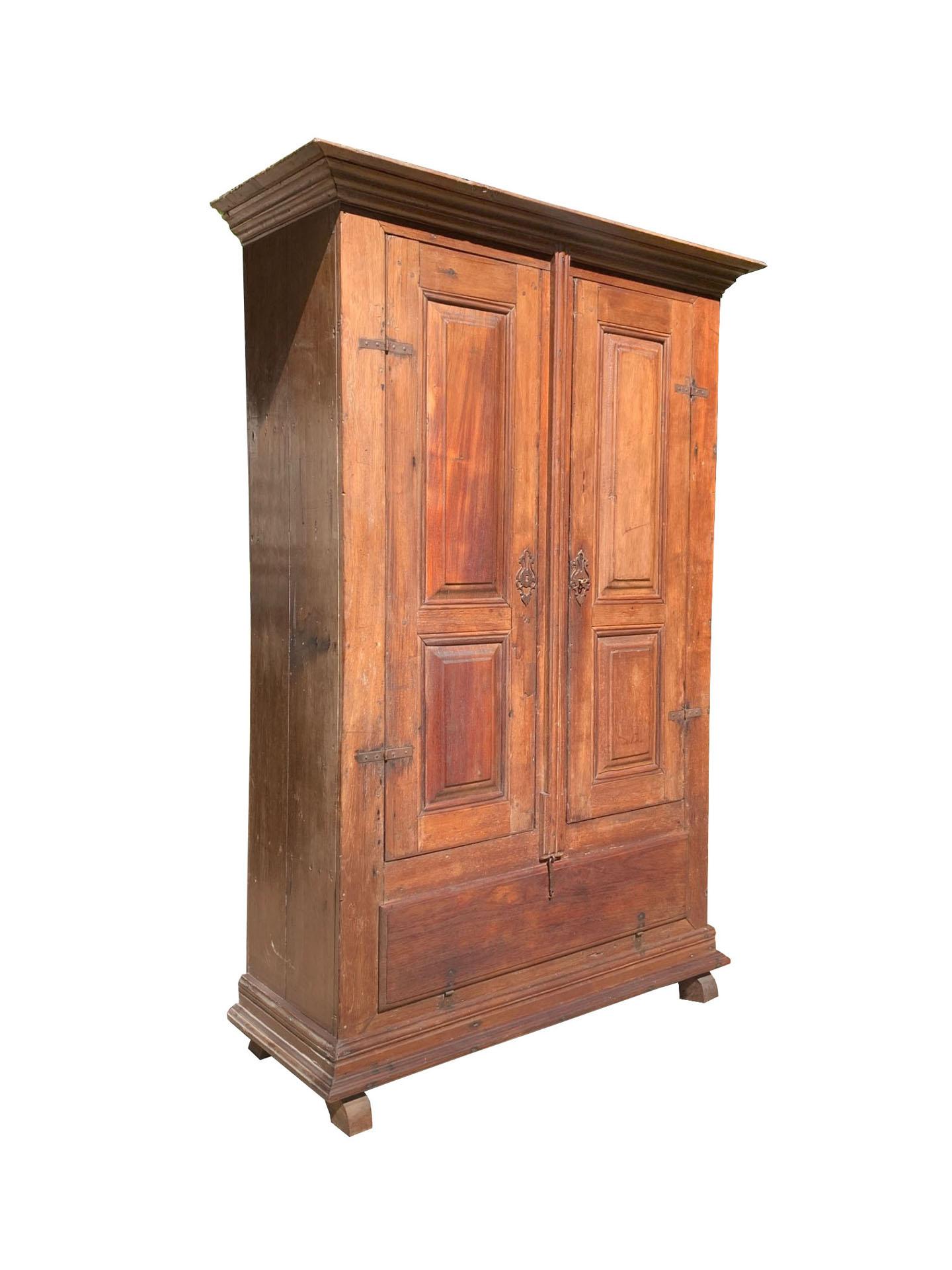 Brésilien Magnifique armoire coloniale du Brésil du 18ème siècle en vente