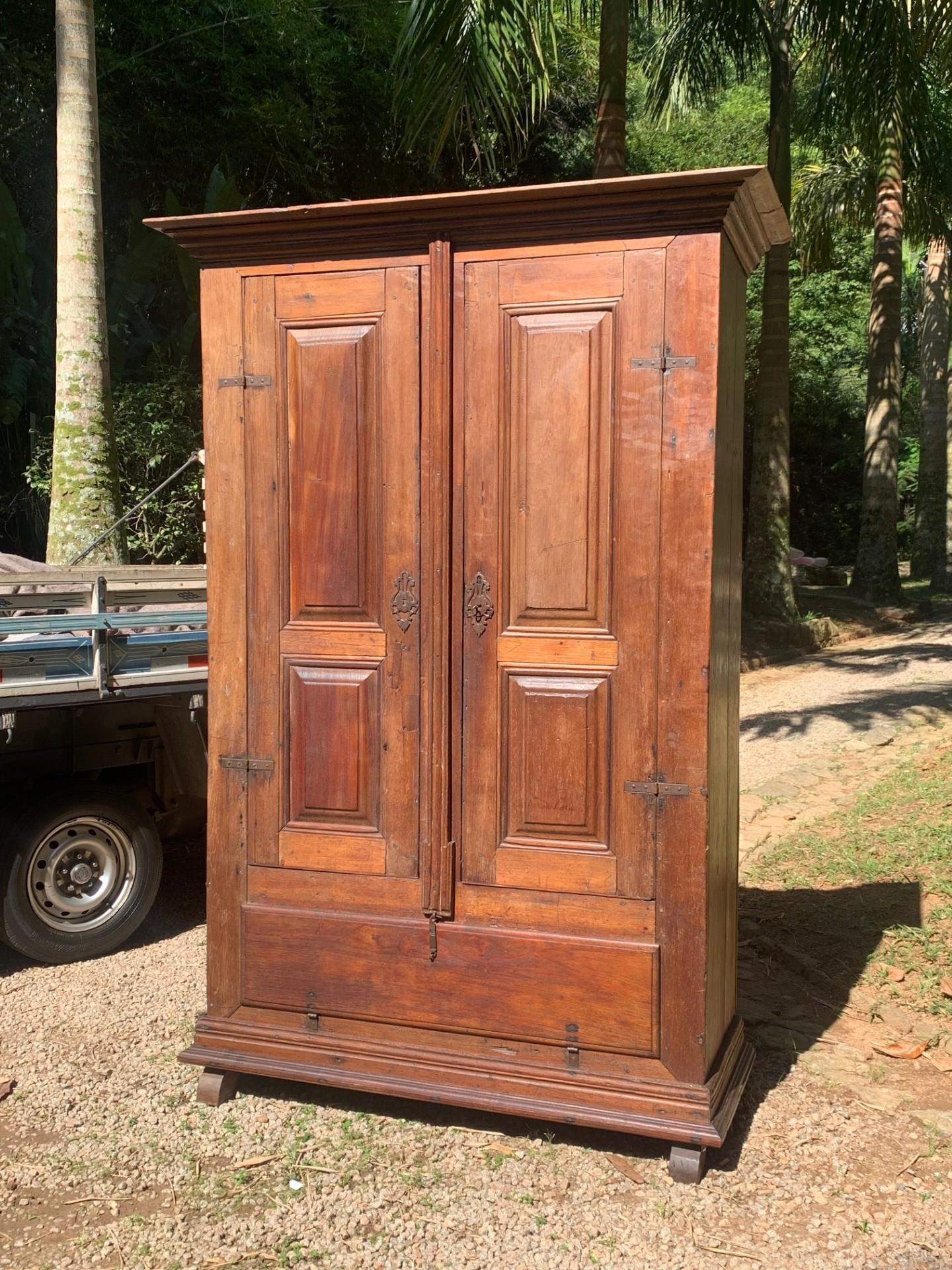 Magnifique armoire coloniale du Brésil du 18ème siècle Bon état - En vente à Rio De Janeiro, BR
