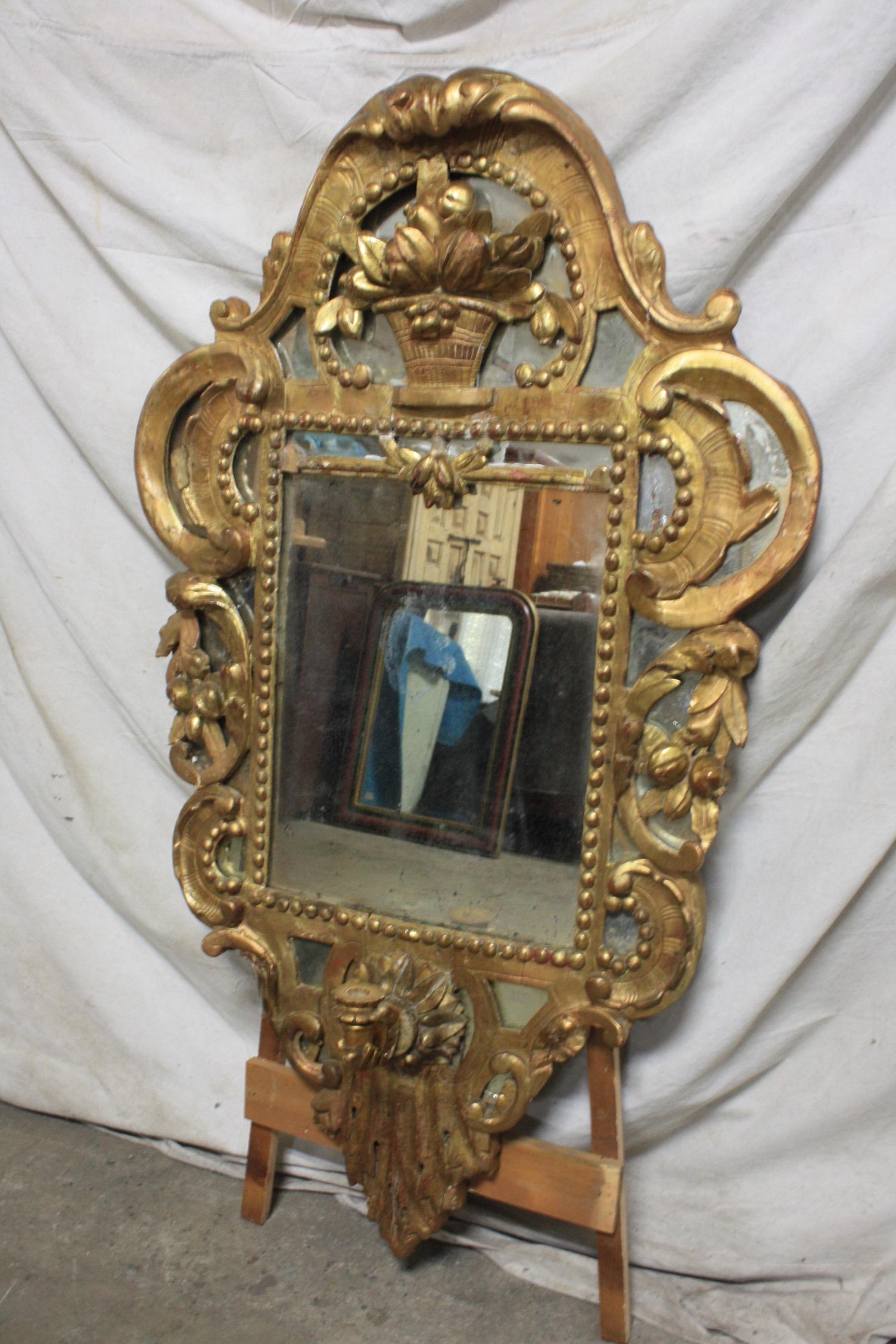 Magnifique applique-miroir italienne du XVIIIe siècle.