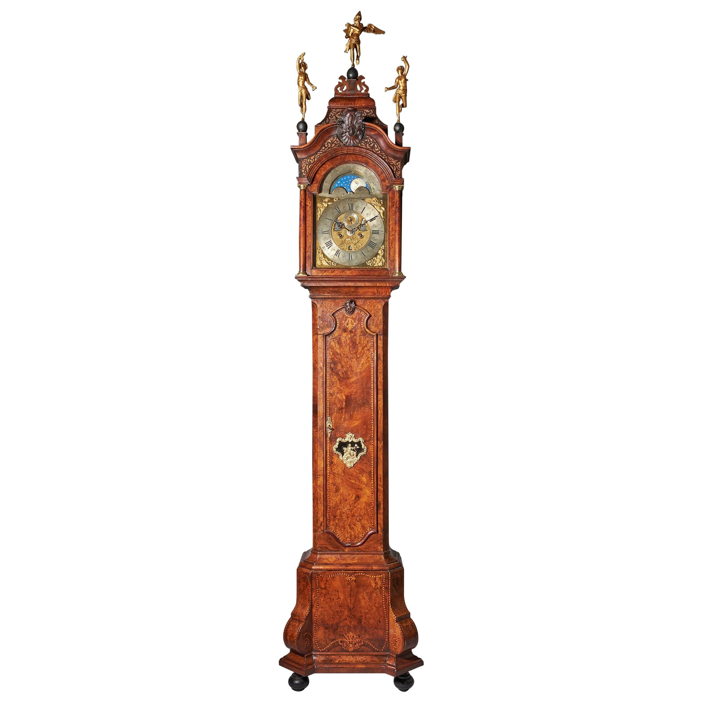 Magnifique horloge hollandaise du 18e siècle en ronce de noyer d'Amsterdam.