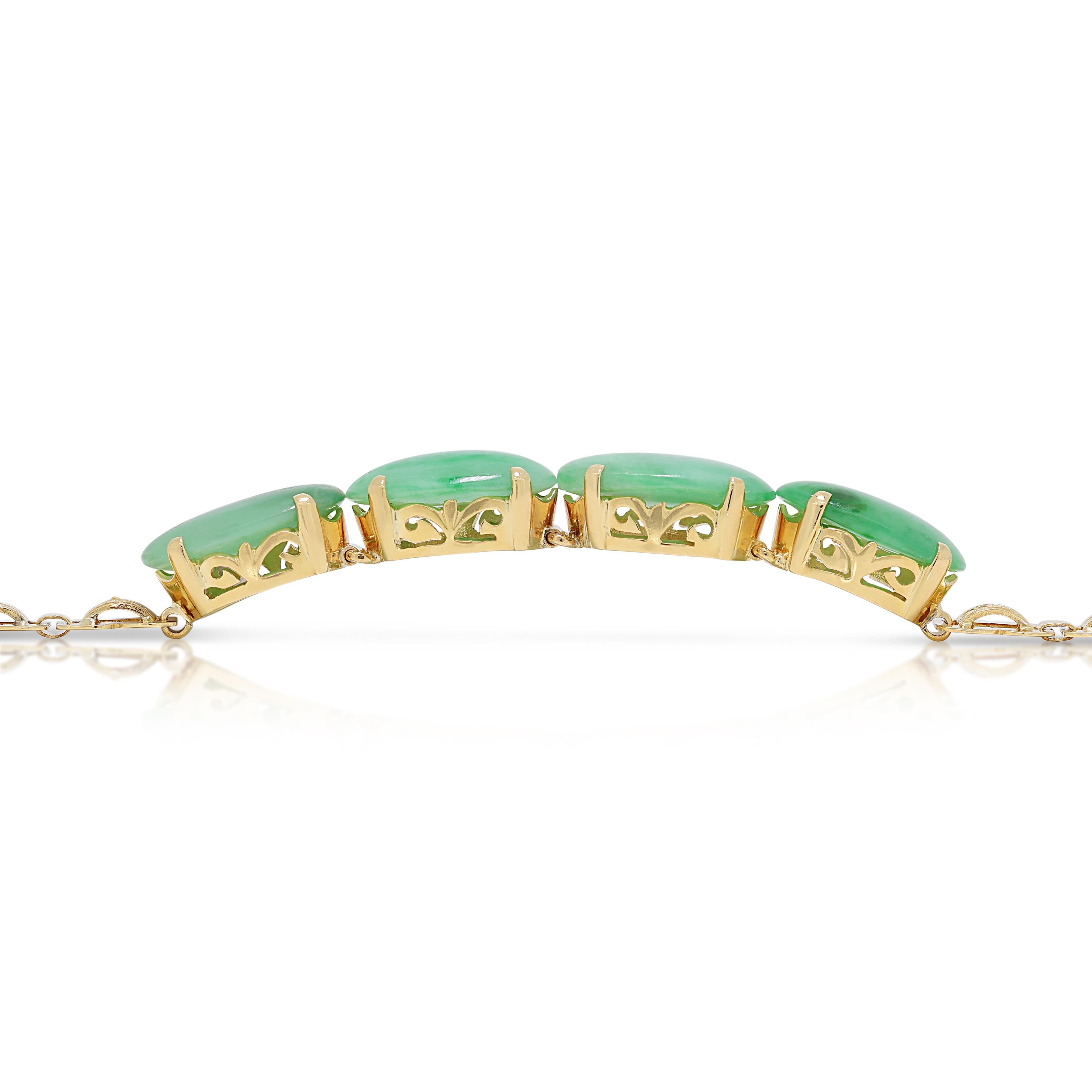 Magnificent 19.17ct Jade-Cabochon Bracelet in 22k Yellow Gold 3