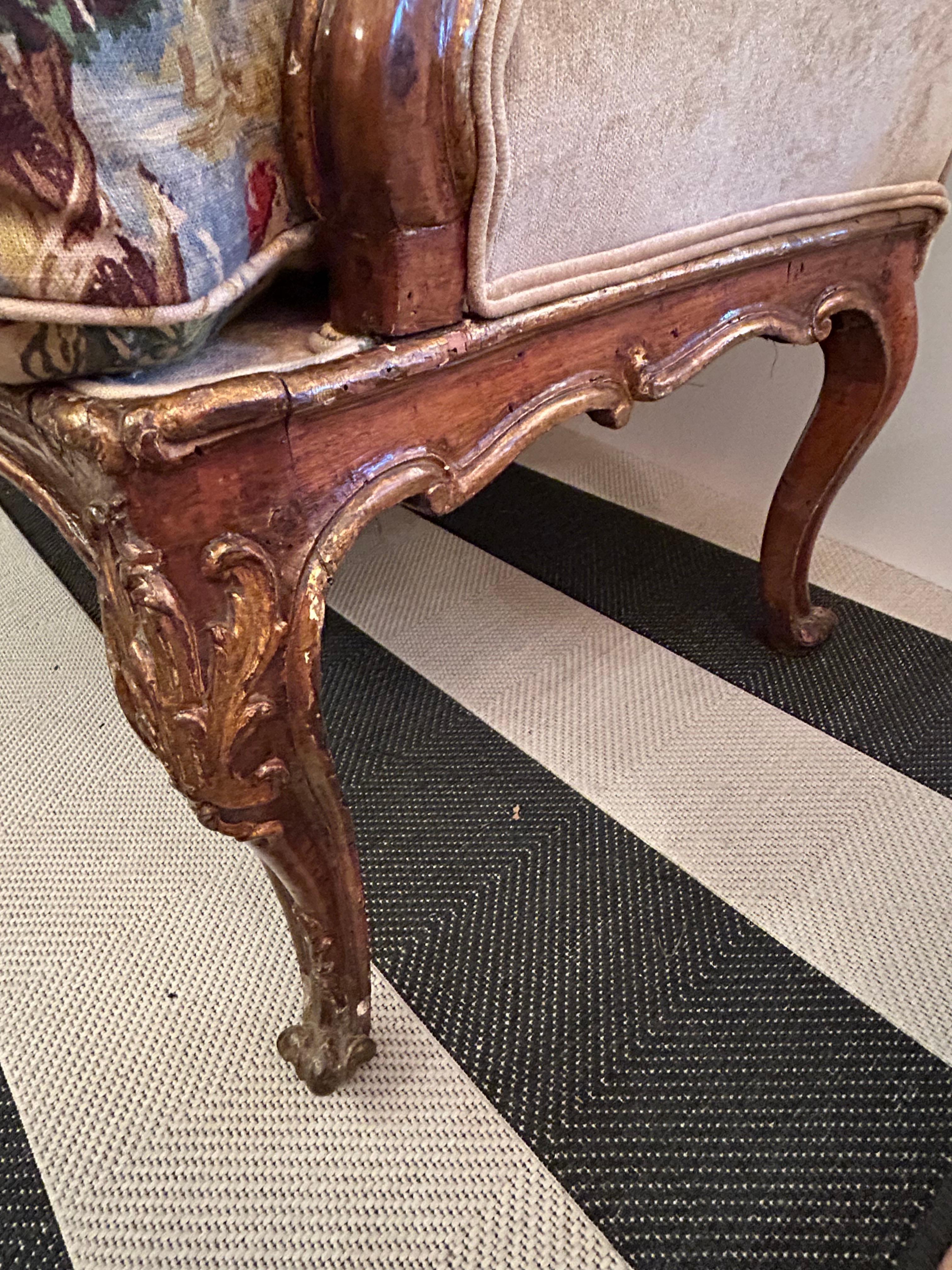 Magnifique banquette Louis XVI du 19ème siècle en bois doré avec nouveau tissu d'ameublement en vente 5