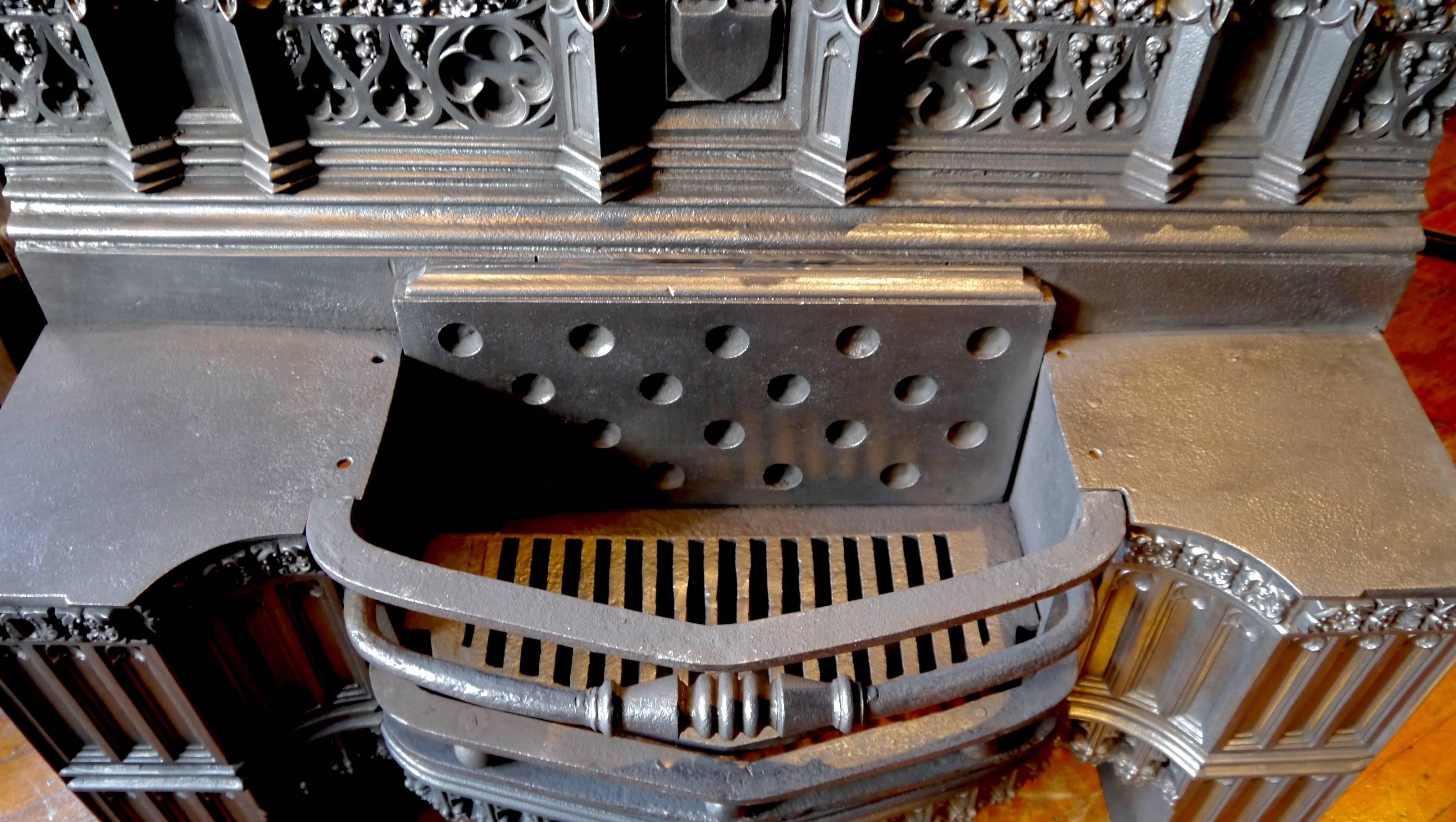 Magnificent antique 19th Century Gothic Revival Cast Iron Hob Grate 3