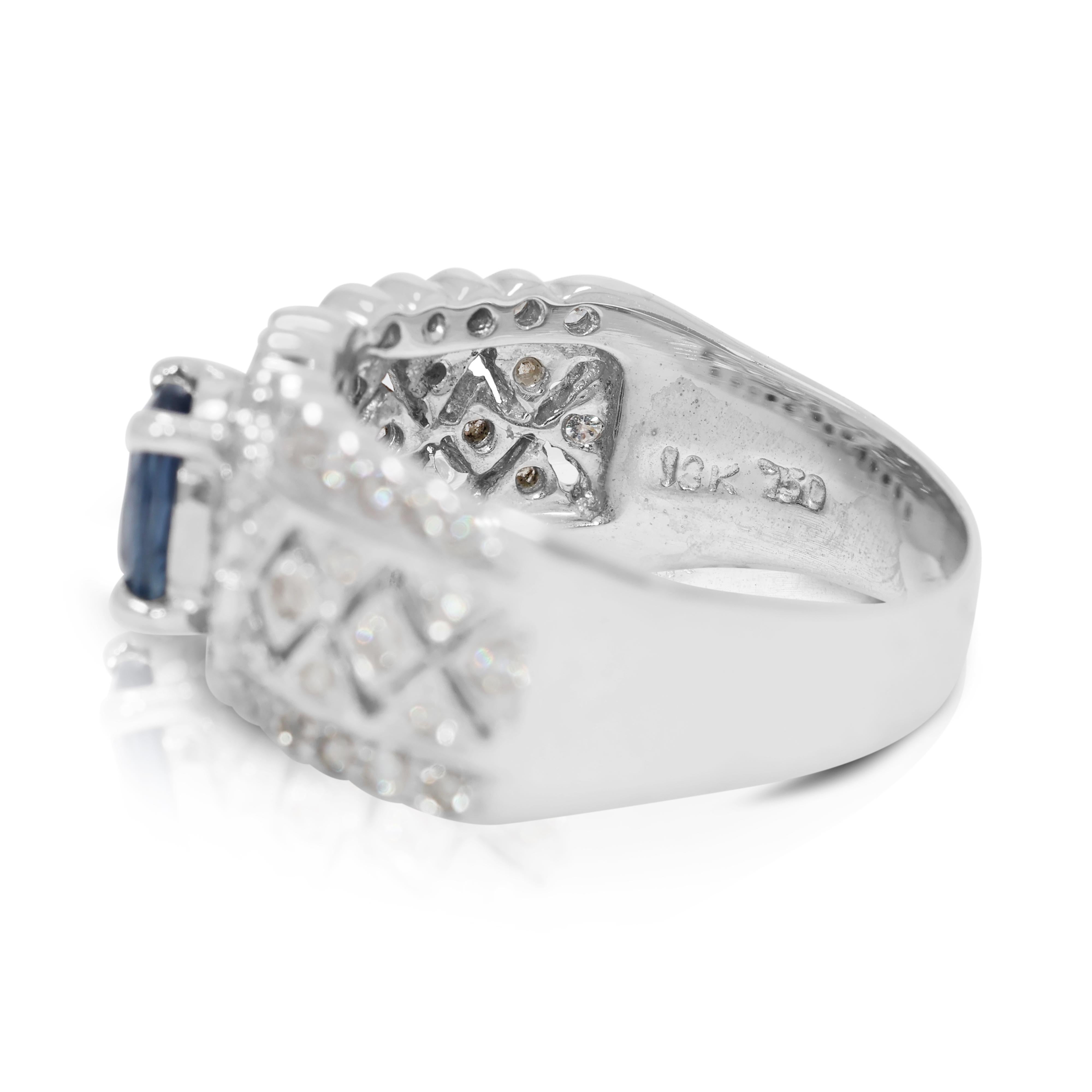 Magnifique bague en or blanc 18 carats ornée d'un saphir ovale de 1ct et d'un diamant naturel Neuf - En vente à רמת גן, IL