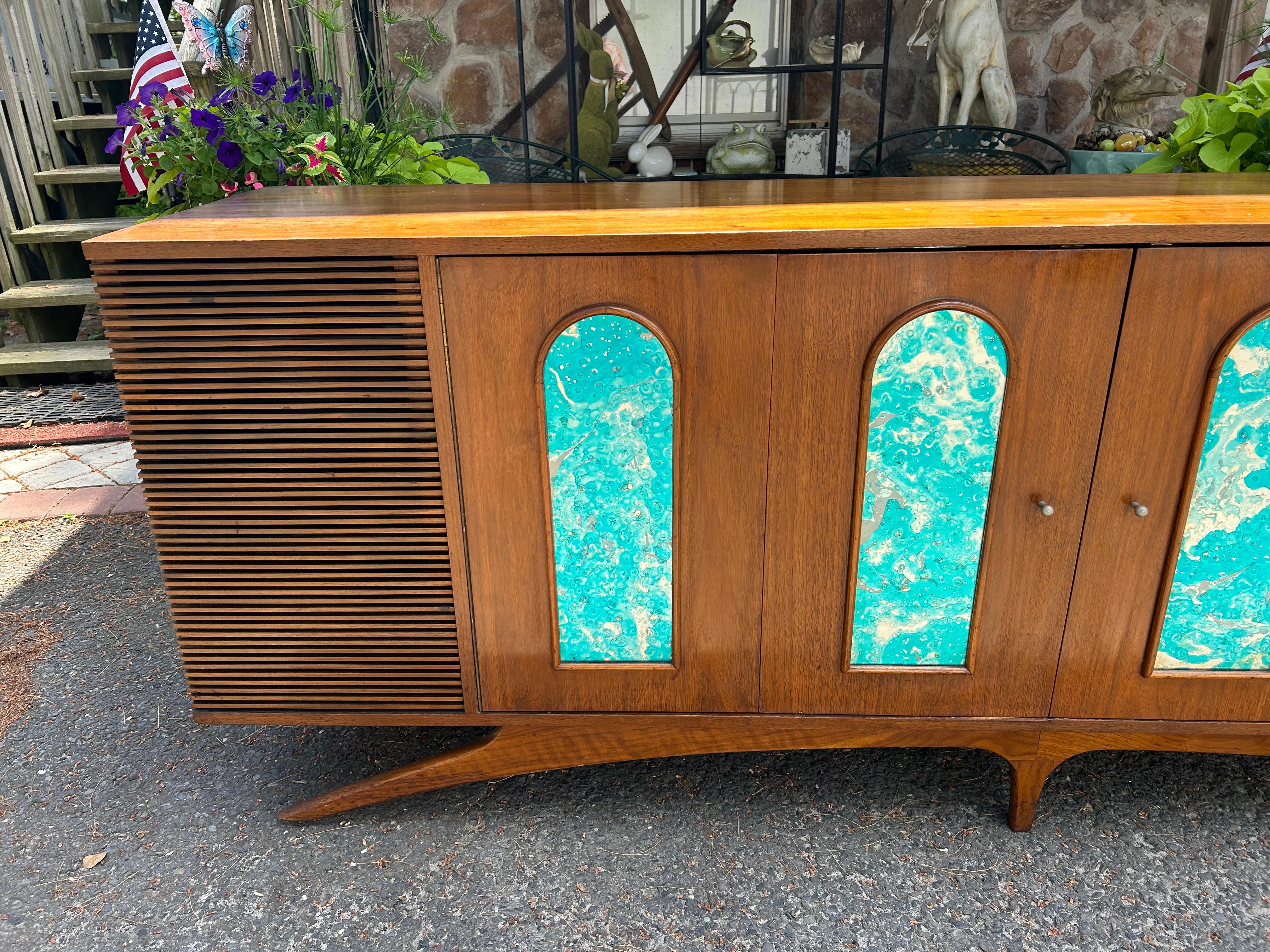 Mid-Century Modern Magnifique meuble bar stéréo de 2 pièces en vente