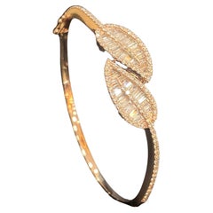 Magnificent 2.44 Cts F/VS1 Round Baguette Shape Diamonds Leaf Bracelet 14K Gold