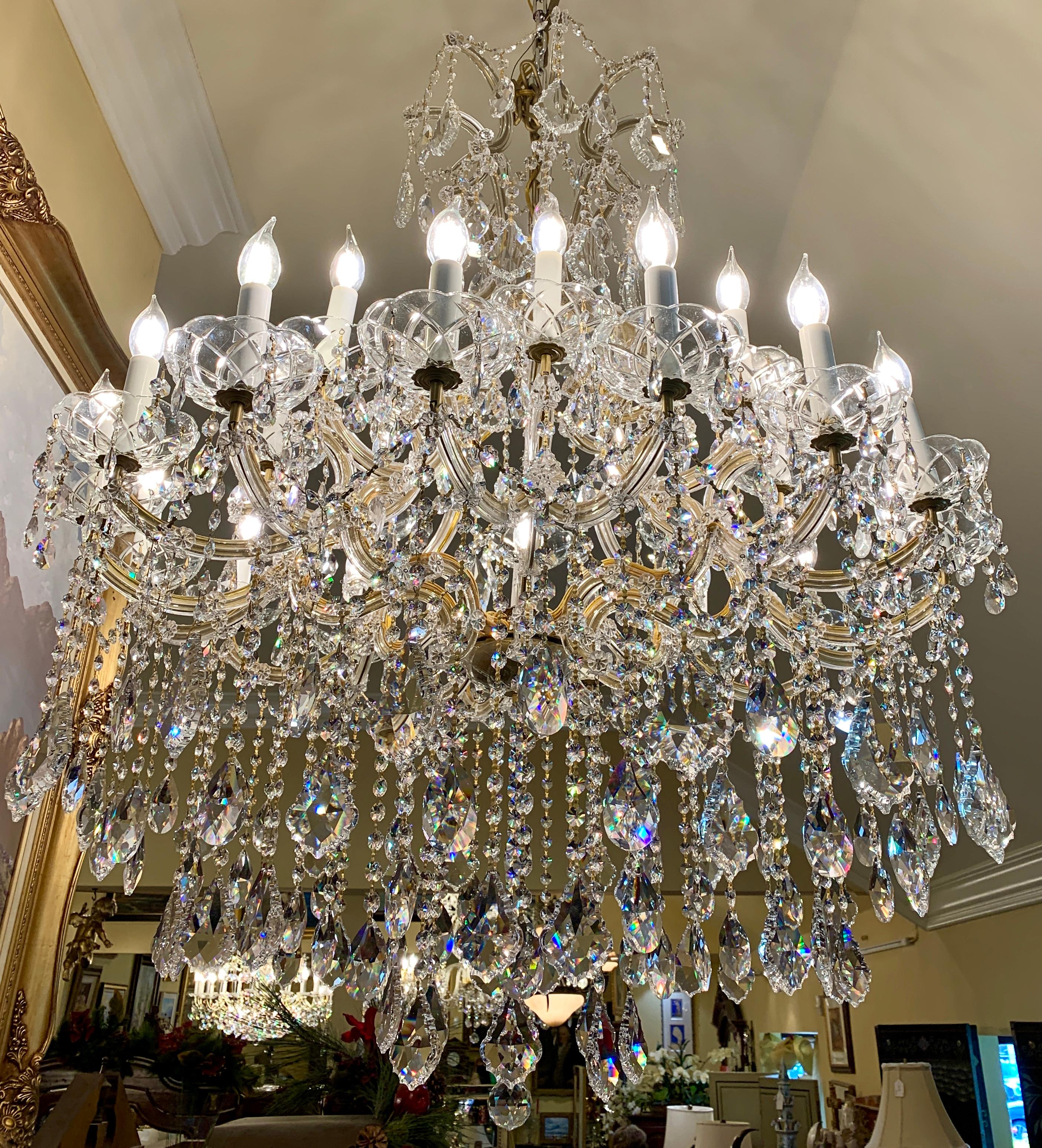 PROVINCIAL VINTAGE MARIE THERESE CRYSTAL CHANDELIER 5 ARM PROVINCIAL VINTAGE MARIE THERESE CRYSTAL CHANDELIER 5 ARM