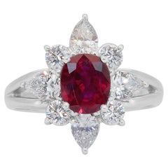 Prächtiger 2,61ct Rubin & Diamanten Blumenförmiger Cluster-Ring in 18k Weißgold