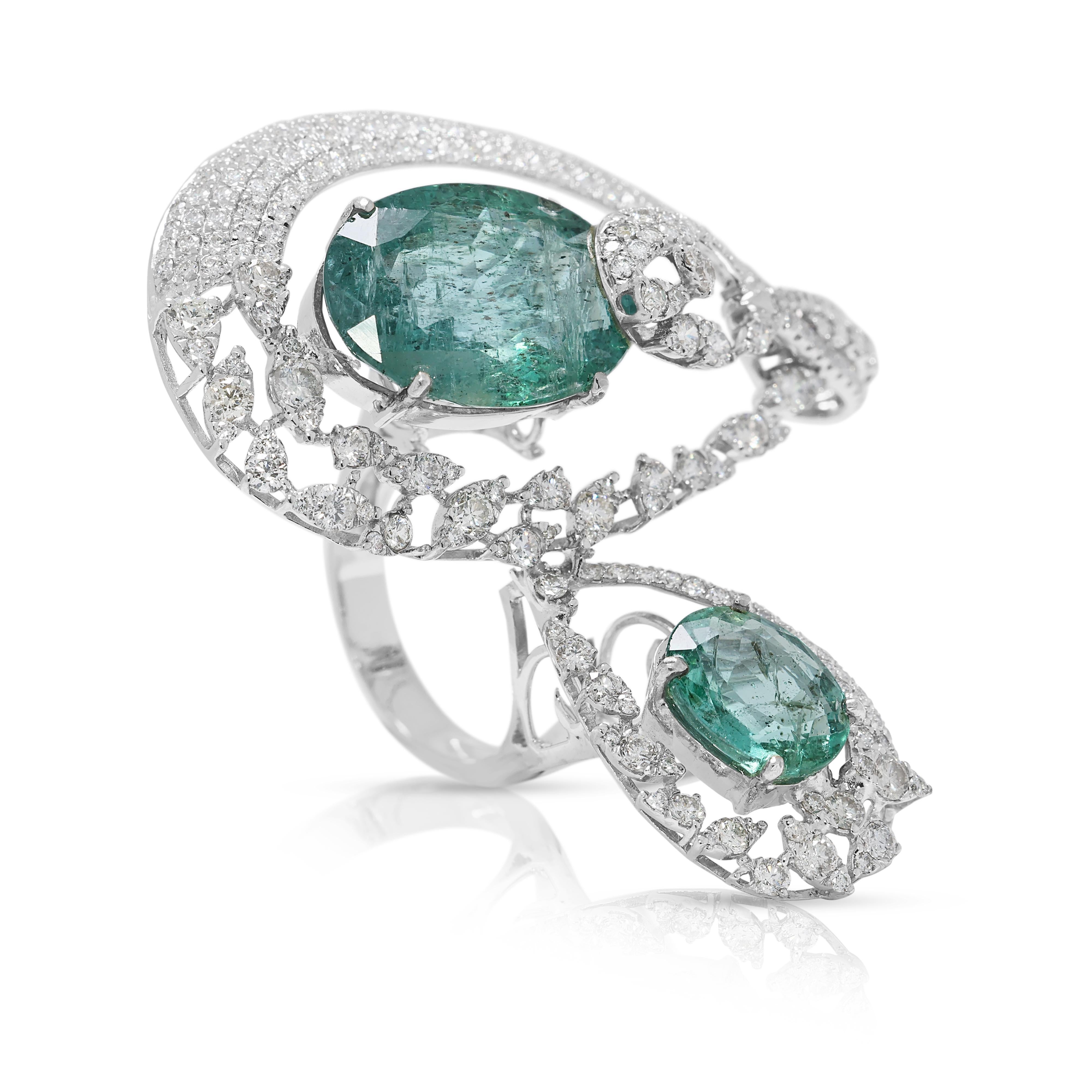 Magnificent 2.77ct Emerald & Diamond Masterpiece Ring in 18K White Gold In Excellent Condition For Sale In רמת גן, IL