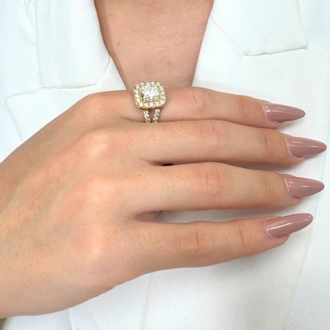 Magnífico Anillo de Cóctel de Diamantes de 3.03ct en Oro Amarillo de 18k - Certificado IGI en venta 5