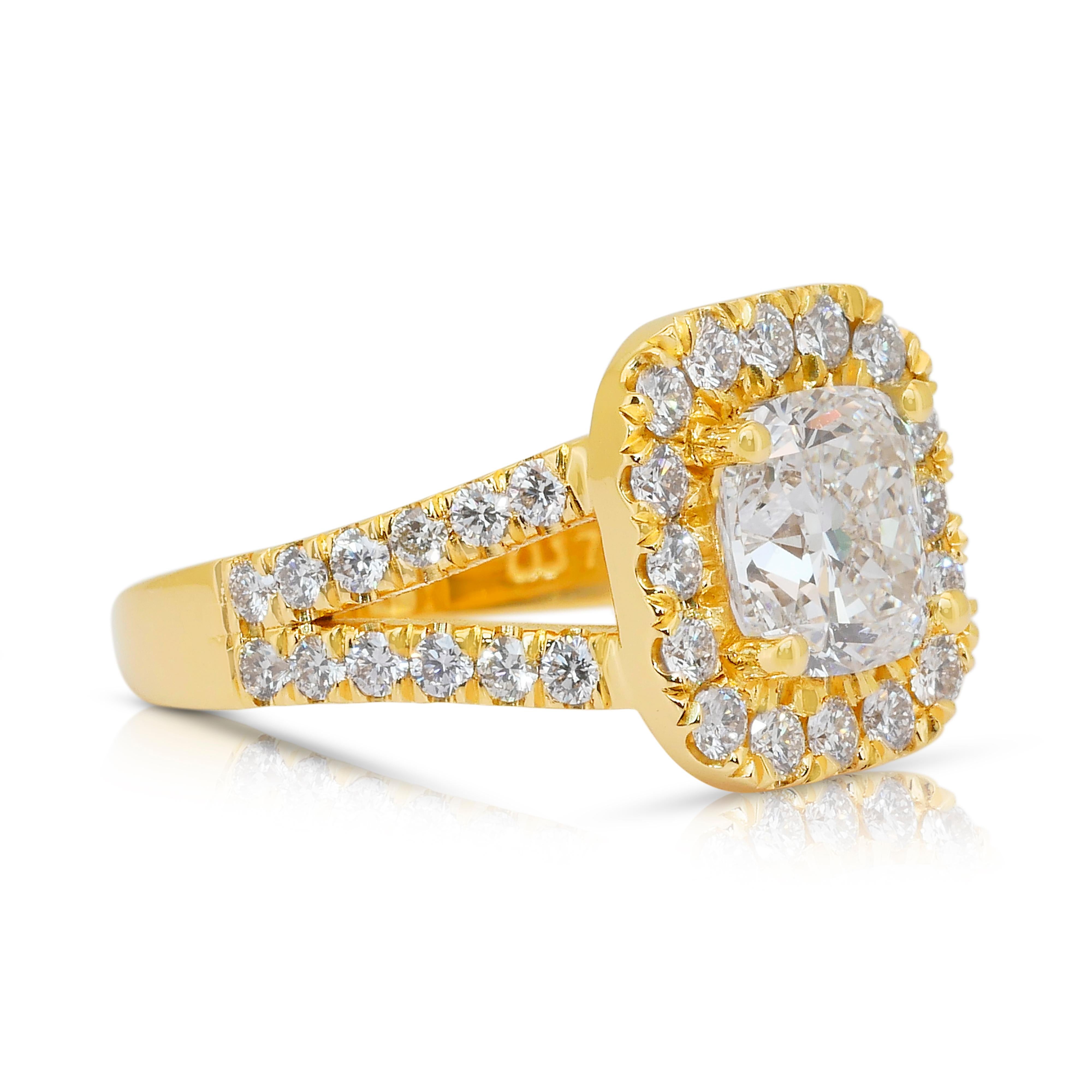 Magnífico Anillo de Cóctel de Diamantes de 3.03ct en Oro Amarillo de 18k - Certificado IGI Corte cojín en venta