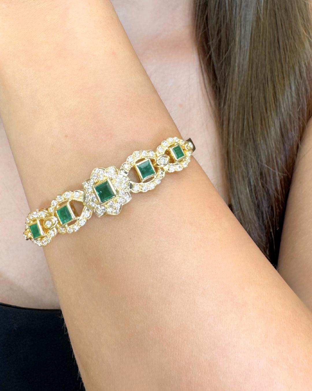 Magnificent 3.62ct Emeralds and Diamonds Bracelet in 18k Yellow Gold - IGI Certified

This luxurious 18K yellow gold bracelet features five square-cut emeralds with 2.20ct total in a lush, vivid green, symbolizing vitality and elegance. Surrounding