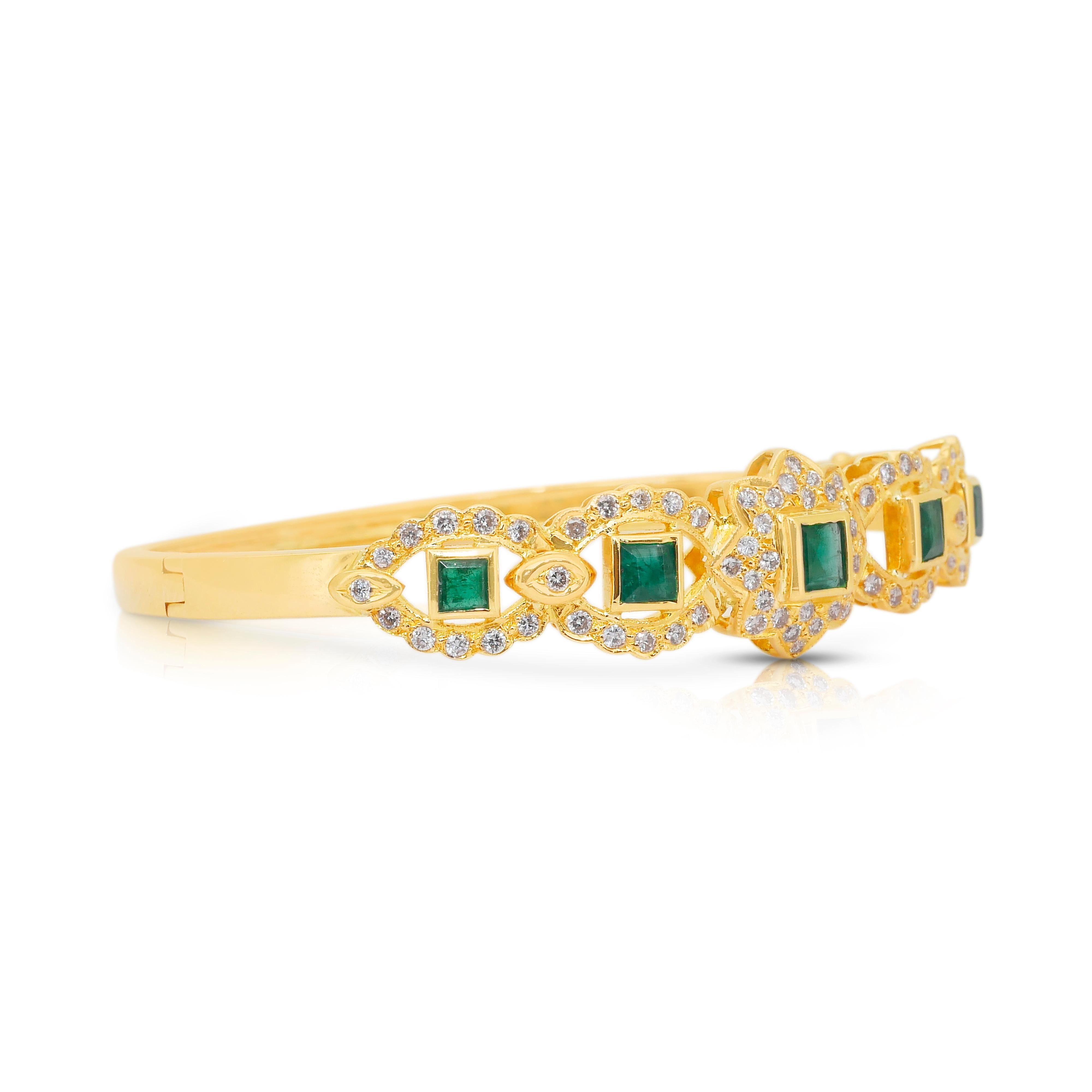 Square Cut Magnificent 3.62ct Emeralds and Diamonds Bracelet in 18k Yellow Gold For Sale