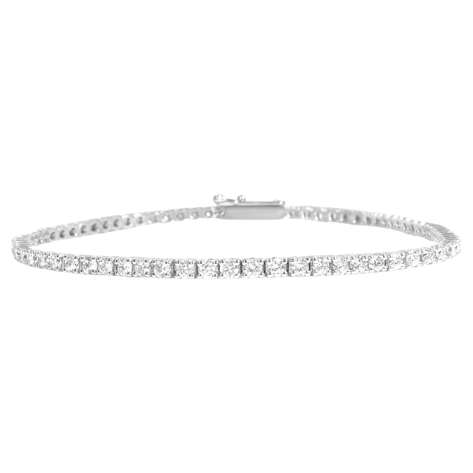 Magnificent diamond tennis bracelet of top quality, 3.89 Carat E to G color and VVS1-VVS2 clarity. 
A truly one of a kind masterpiece!

Side Stones:
___________
Natural Diamonds
Cut: Round Brilliant
Carat: 3.89 tcw / 68 stones
Color: E to G
Clarity:
