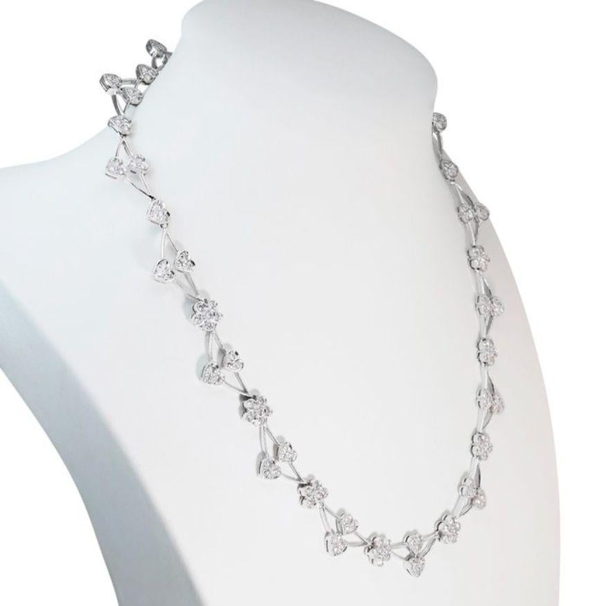 Magnifique collier en or blanc 18 carats avec diamants brillants ronds de 4,20 carats Pour femmes en vente