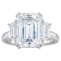 Magnificent 5.03-Carat Emerald-Cut Diamond Ring with Trapezoids in Platinum
