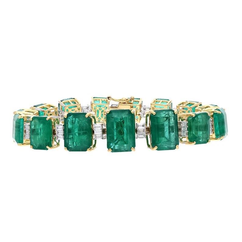 Contemporary Magnificent 54.58 Carat Emerald Diamond Bracelet For Sale