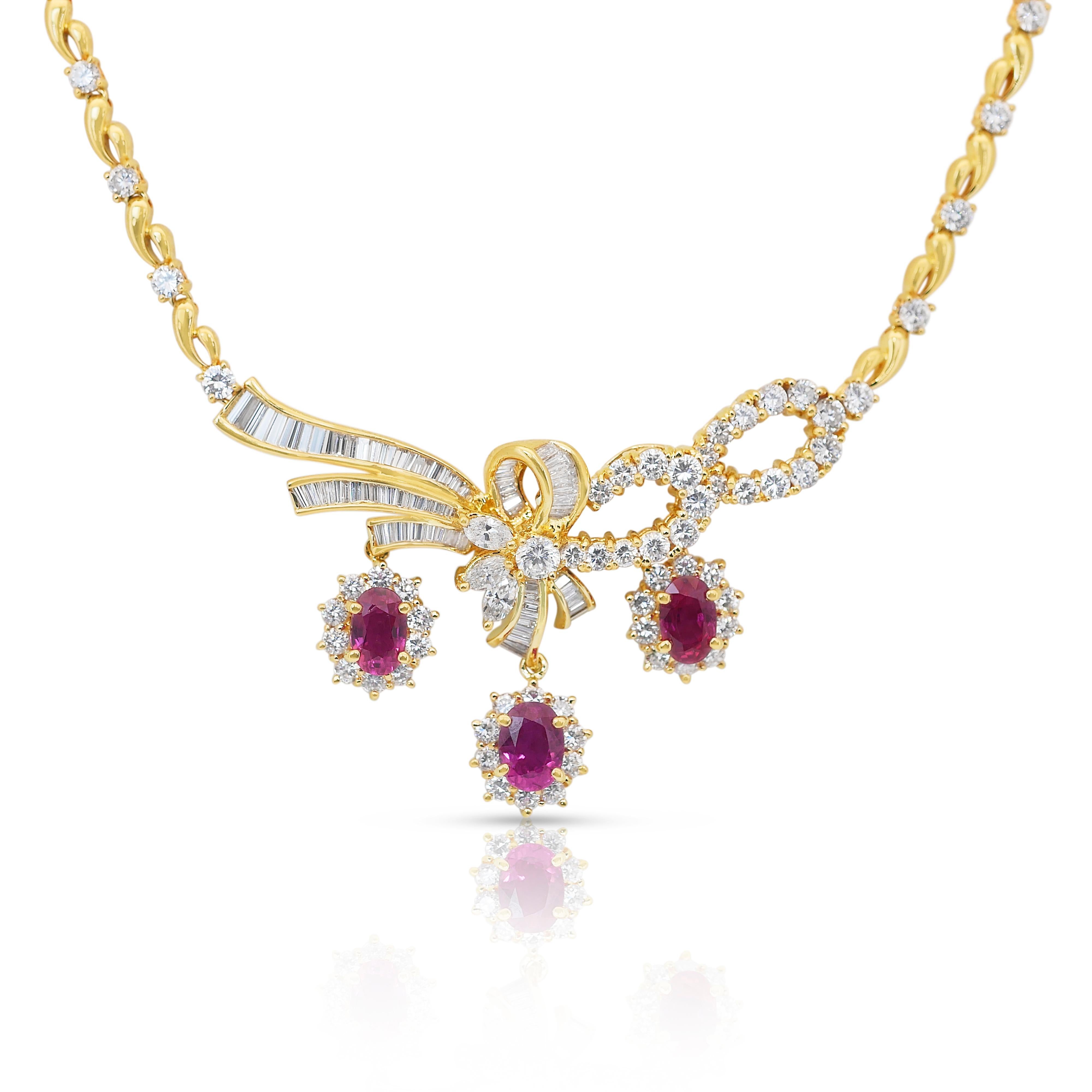 Magnífico Collar de Rubíes y Diamantes de 5,50 ct en Oro Amarillo de 18k Corte oval en venta