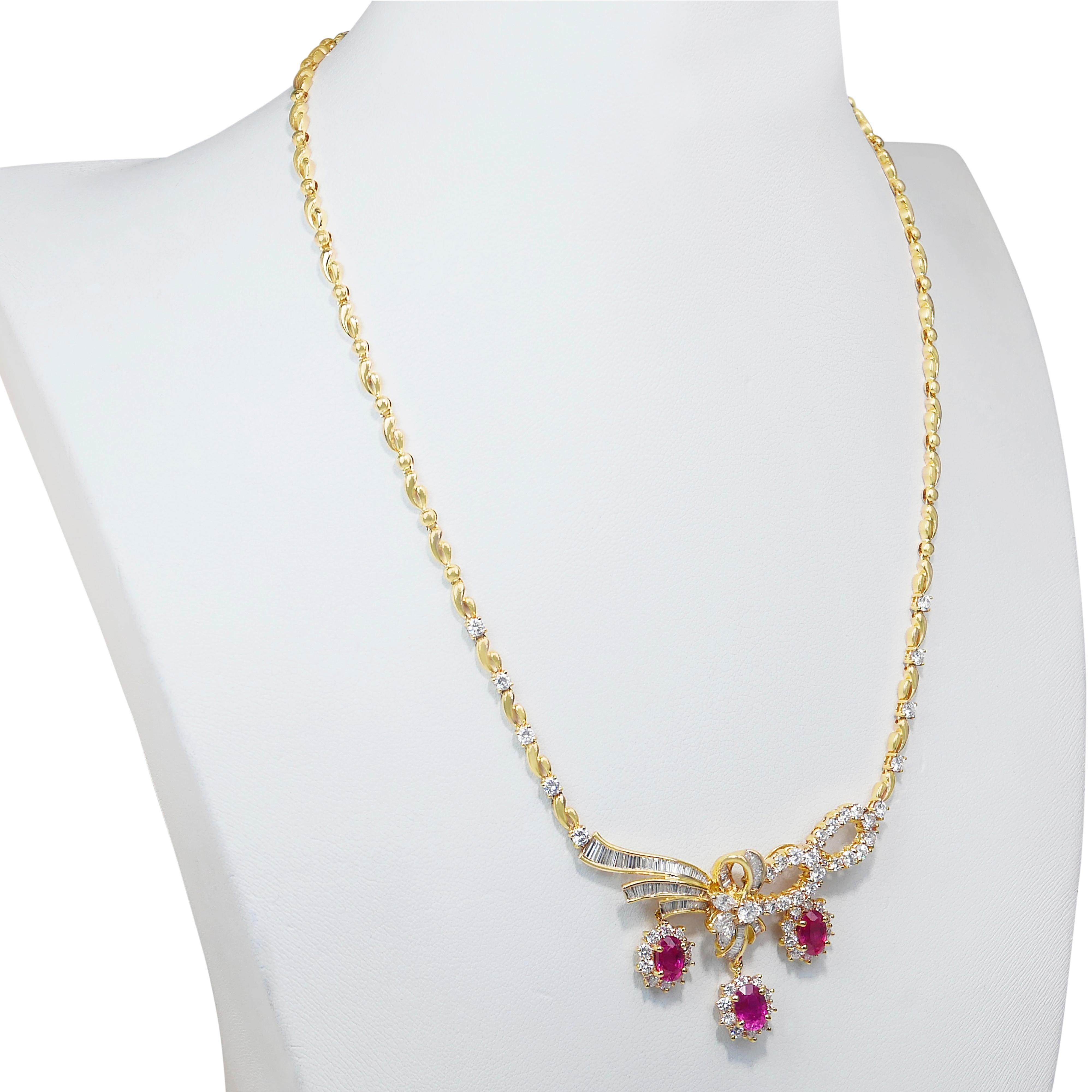 Magnífico Collar de Rubíes y Diamantes de 5,50 ct en Oro Amarillo de 18k en venta 2