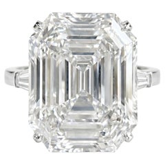 Prächtiger 7,13 Karat alter europäischer Diamantring mit Smaragdschliff