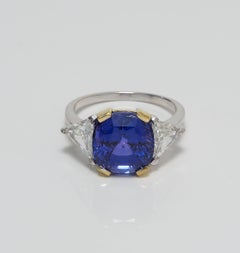 Magnificent 7.33 Ct No Heat Color Change certified Sapphire 1.30 Ct Diamond Ring