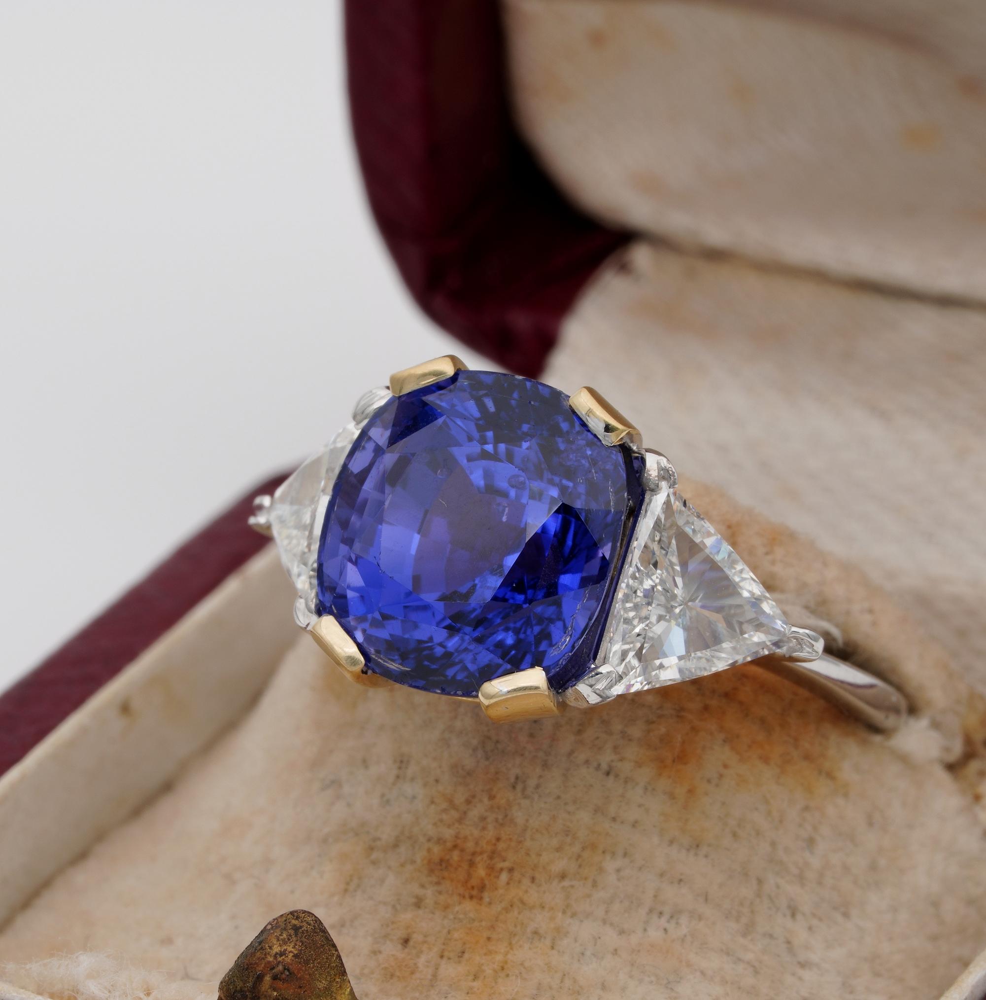 Magnificent 7.33 Ct No Heat Color Change certified Sapphire 1.30 Ct Diamond Ring In Excellent Condition For Sale In Napoli, IT