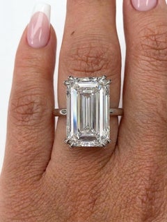 Magnífico anillo de diamantes talla esmeralda de 8,18 quilates GIA VVS2