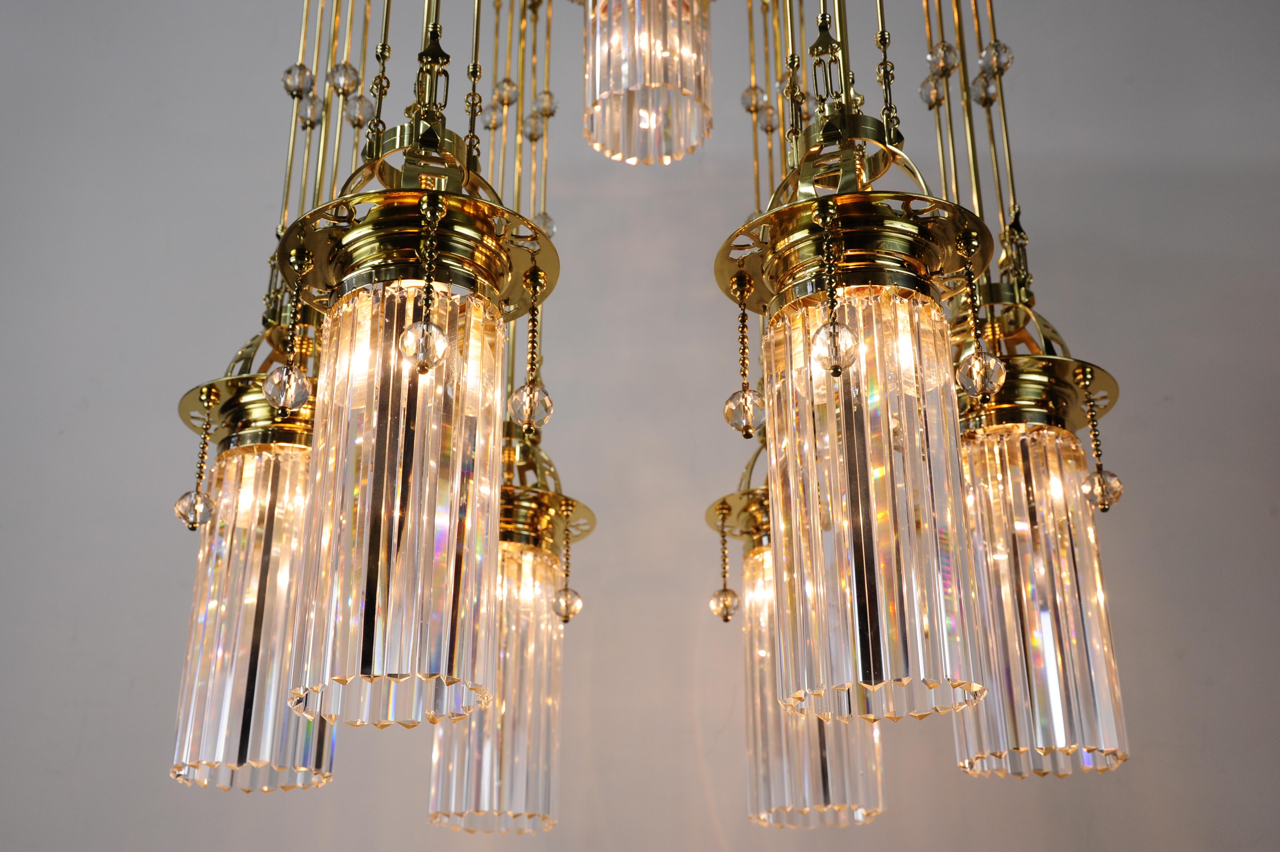 Magnificent and Huge Art Deco Chandelier Vienna, 1920s In Good Condition For Sale In Wien, AT