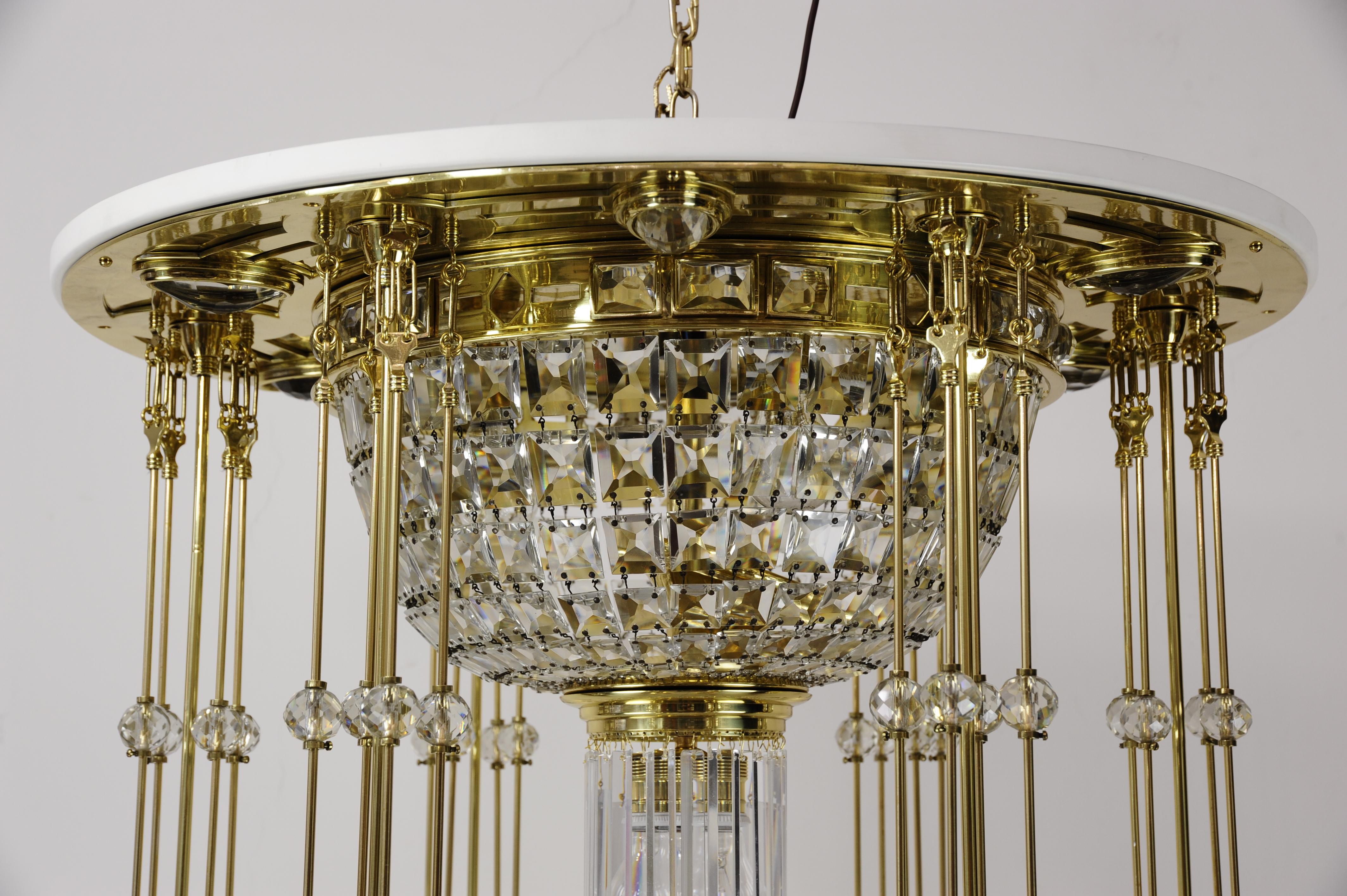 Magnificent and Huge Art Deco Chandelier Vienna, 1920s For Sale 1