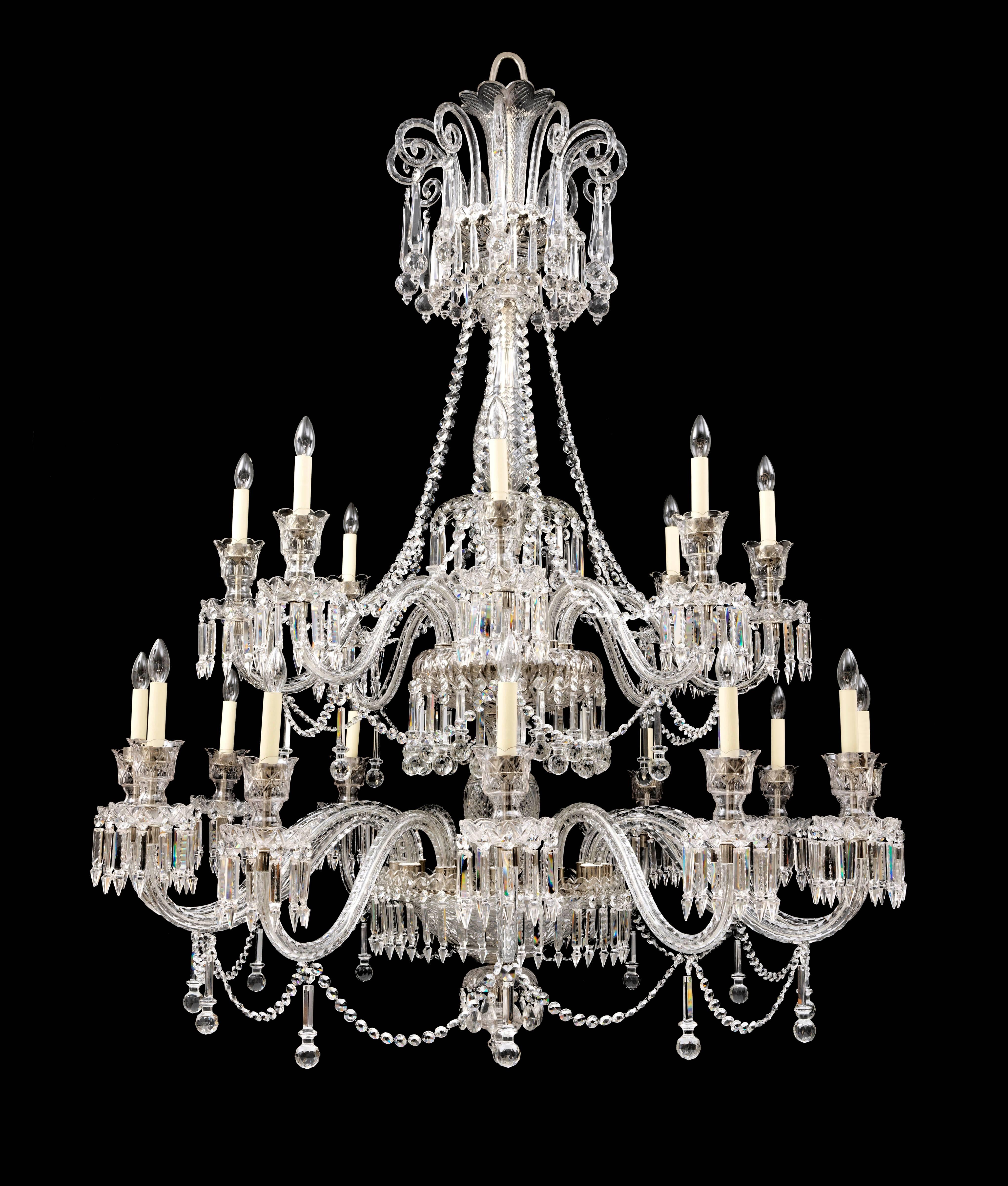 Magnificent and large twenty-light crystal and cut-glass chandelier: From our range of high quality chandeliers.
The Manhattan twenty-light crystal and cut-glass chandelier of great quality - available for worldwide shipment with our installation