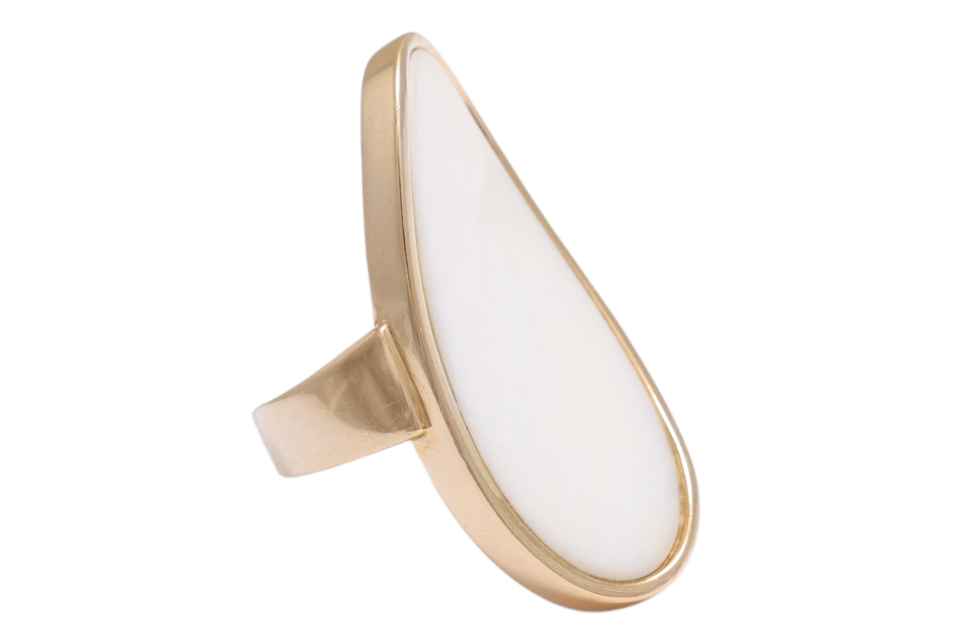 Magnífico y Raro anillo Mattioli Hiroko de oro amarillo de 18 quilates con Kogolong


Material: Oro amarillo de 18 quilates

Peso total: 14,4 gramos / 0,505 oz / 9,2 dwt

Tamaño del anillo: 47 EU / 4.25 EU ( se puede cambiar de tamaño gratis