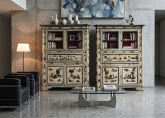Magnificent and Rare Pair of Lacquered Wood Display Cabinets, circa 1730, Italy