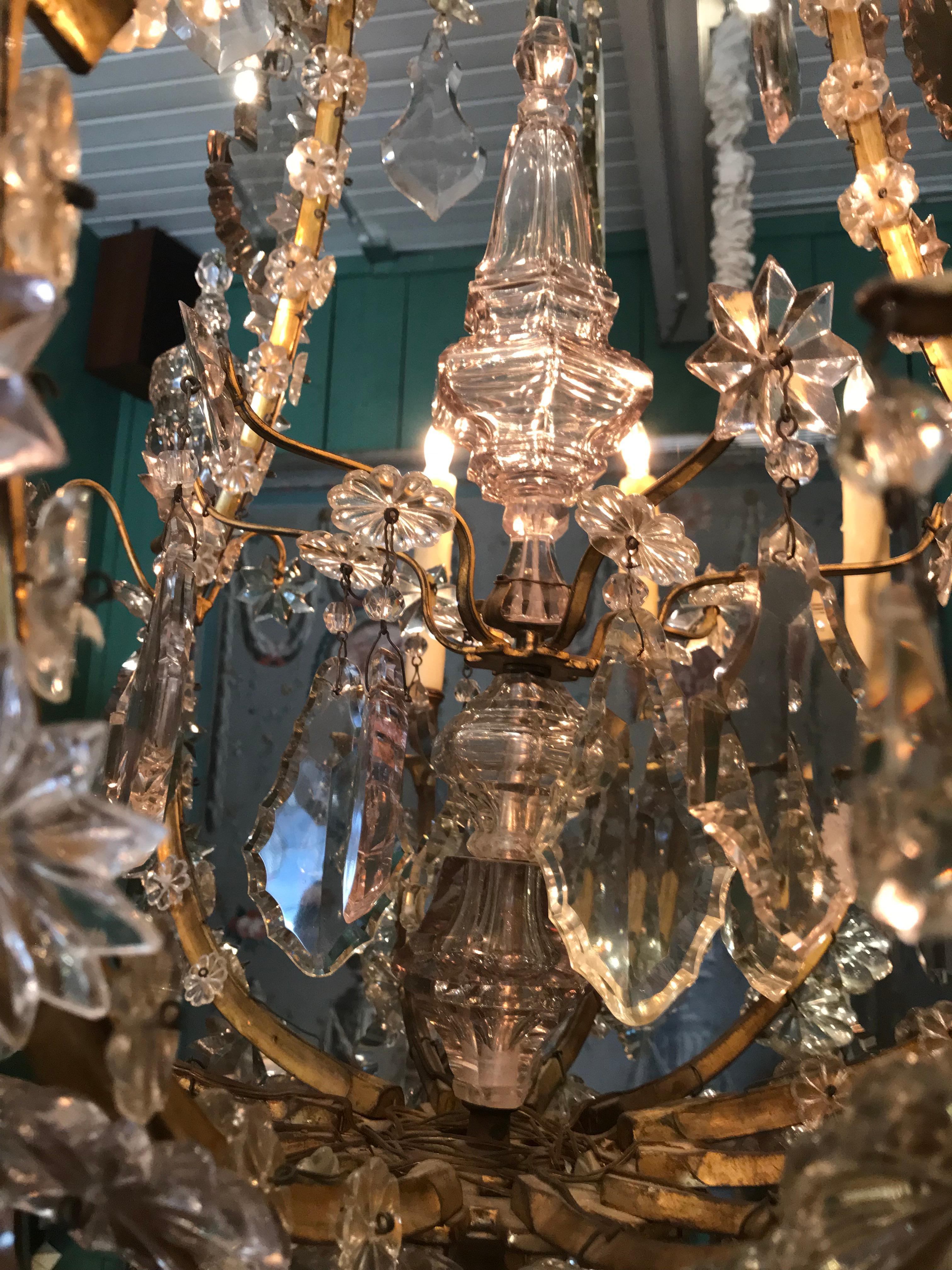 Große antike Kristall-Kronleuchter-Deckenleuchte aus dem 18. Jahrhundert Baccarat LA im Angebot 1