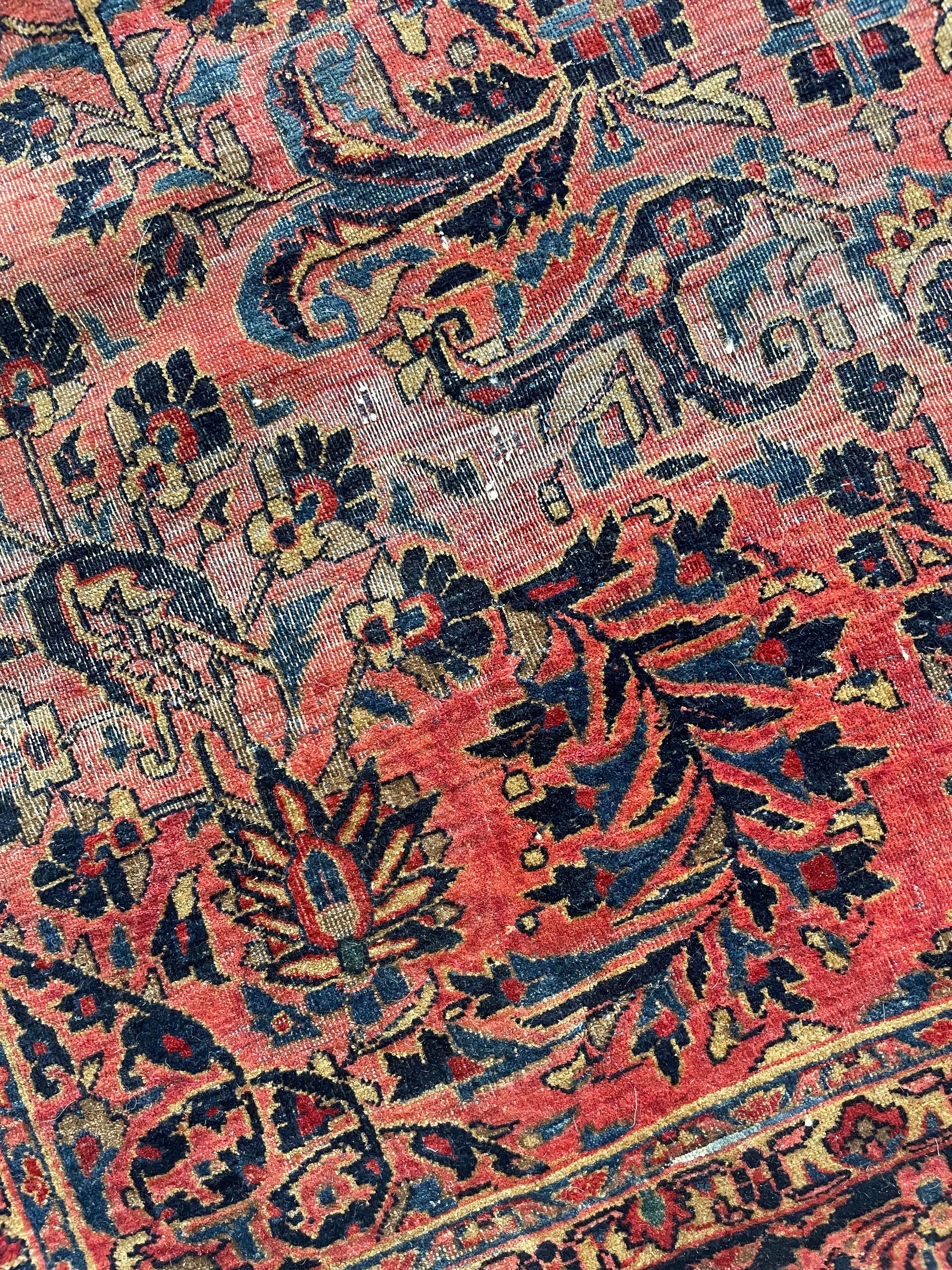 Noué à la main Magnifique tapis Sarouk en fleurs anciennes, vers les années 1930 en vente