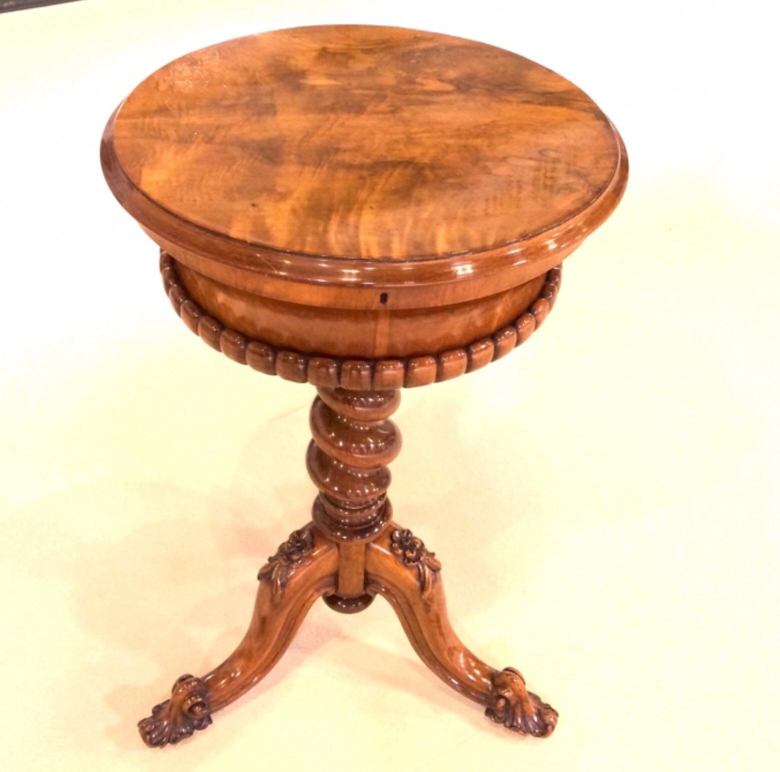 Magnificent Antique Burr Walnut Teapoy Lamp, Occasional Table In Good Condition For Sale In Antrim, GB
