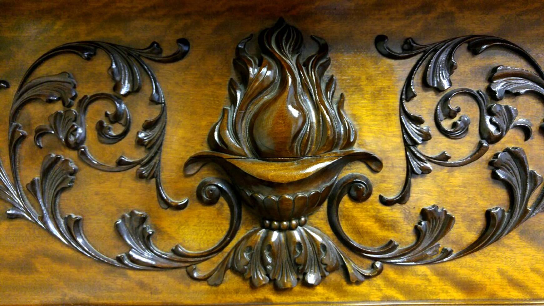Magnificent Antique Carved Fireplace Mantel In Good Condition For Sale In Atlanta, GA