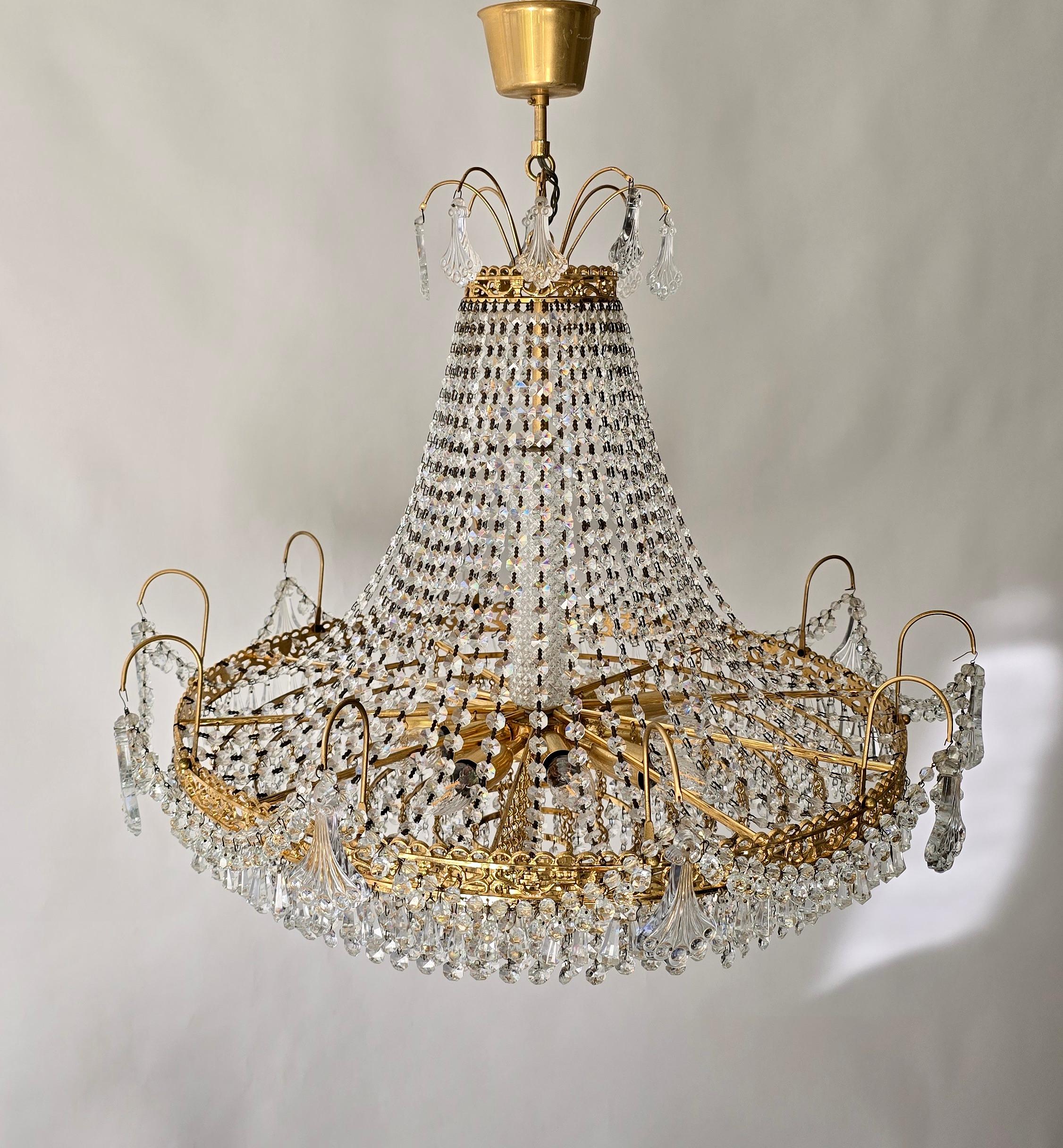 Hollywood Regency Magnifico lampadario antico in cristallo stile Impero, Francia, circa 1900-1920 in vendita
