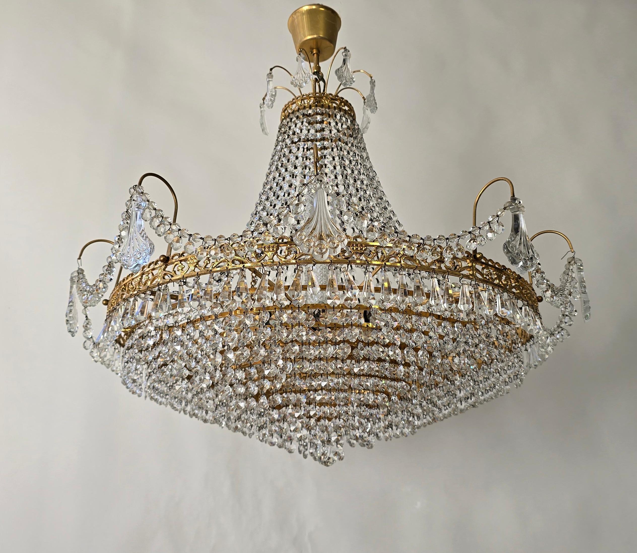 Magnifico lampadario antico in cristallo stile Impero, Francia, circa 1900-1920 In condizioni buone in vendita a Antwerp, BE