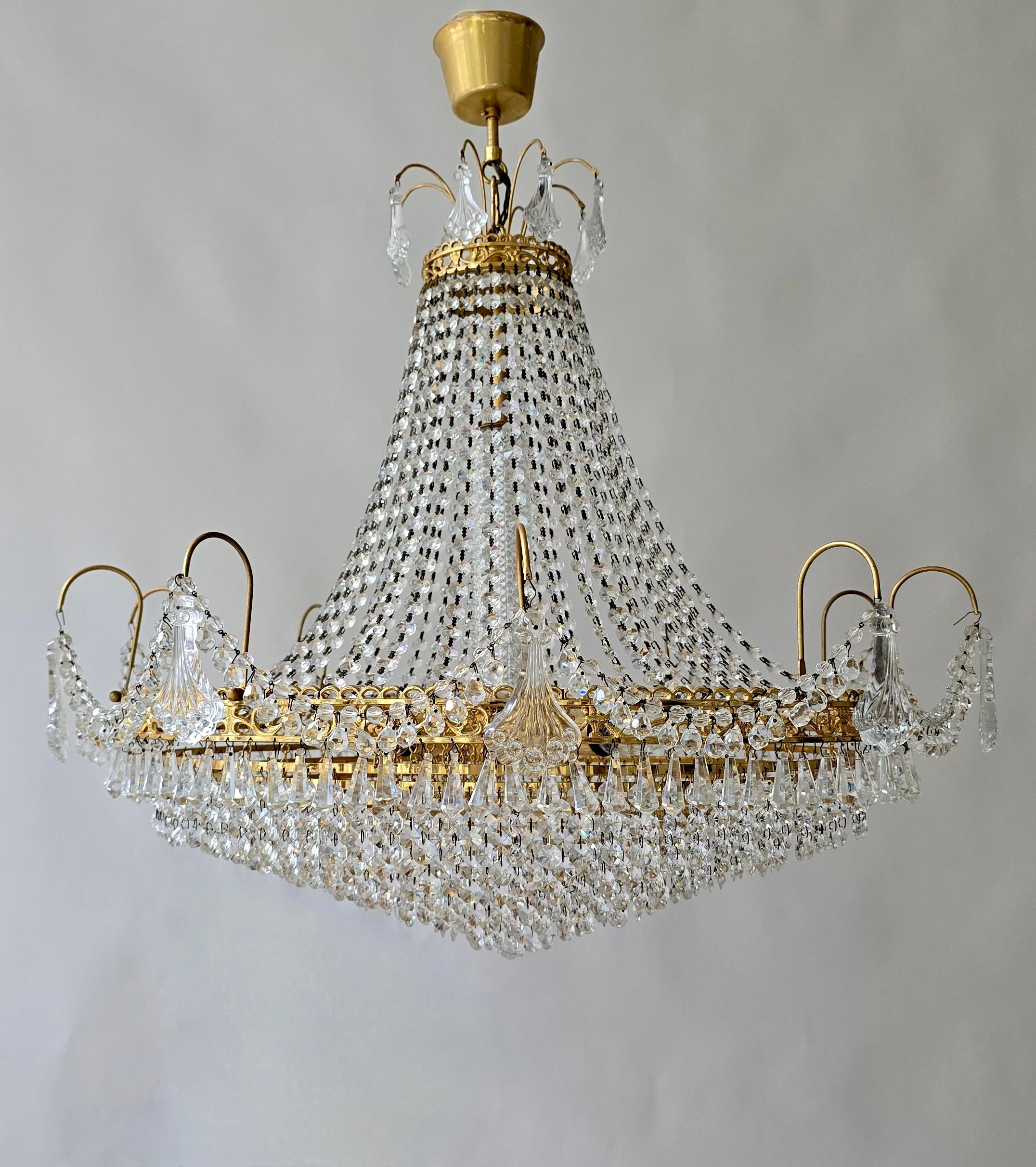 Magnifico lampadario antico in cristallo stile Impero, Francia, circa 1900-1920 in vendita 2