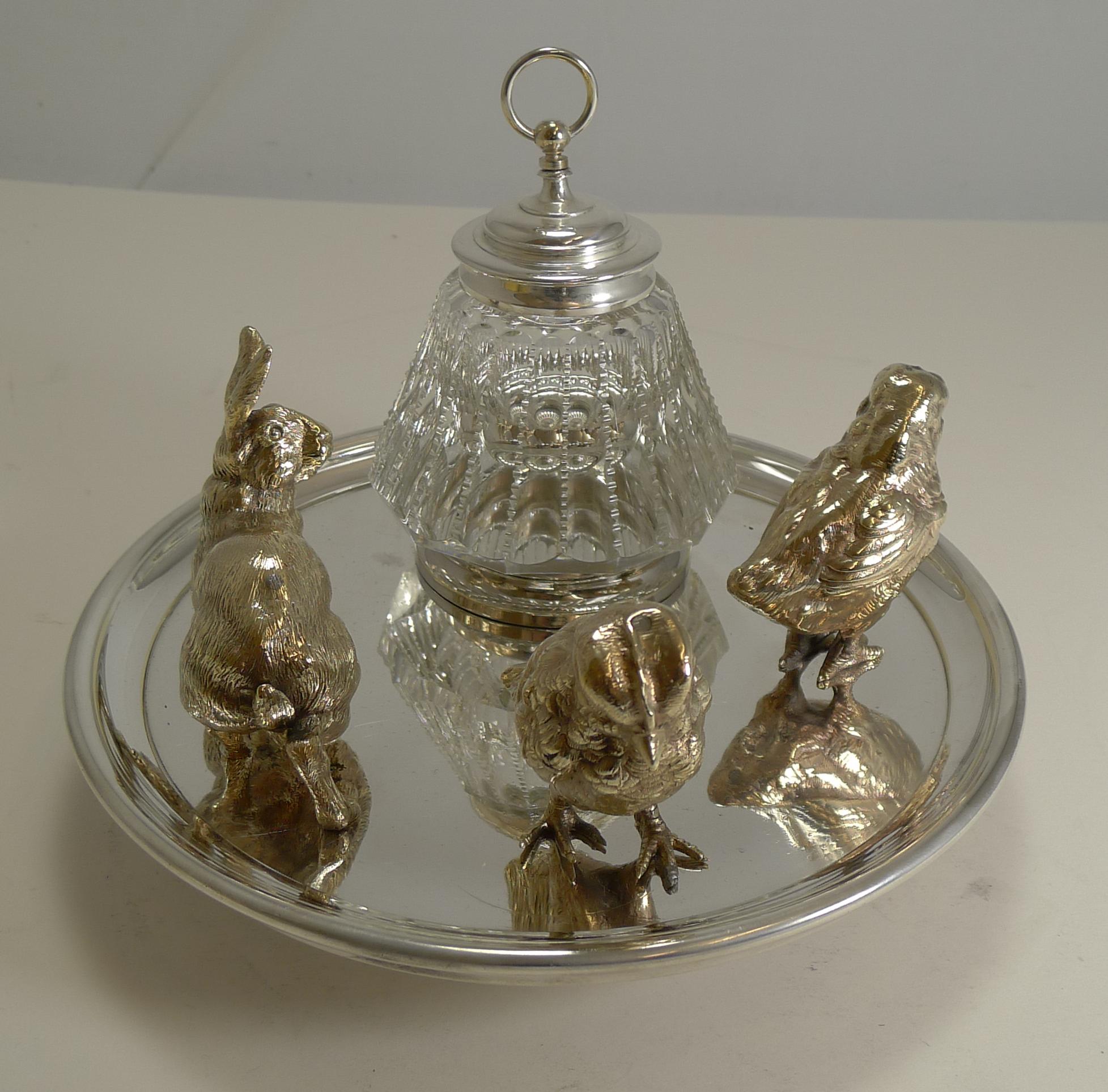 Magnificent Antique English Inkwell / Rabbit and Chicks, circa 1890 In Good Condition In Bath, GB