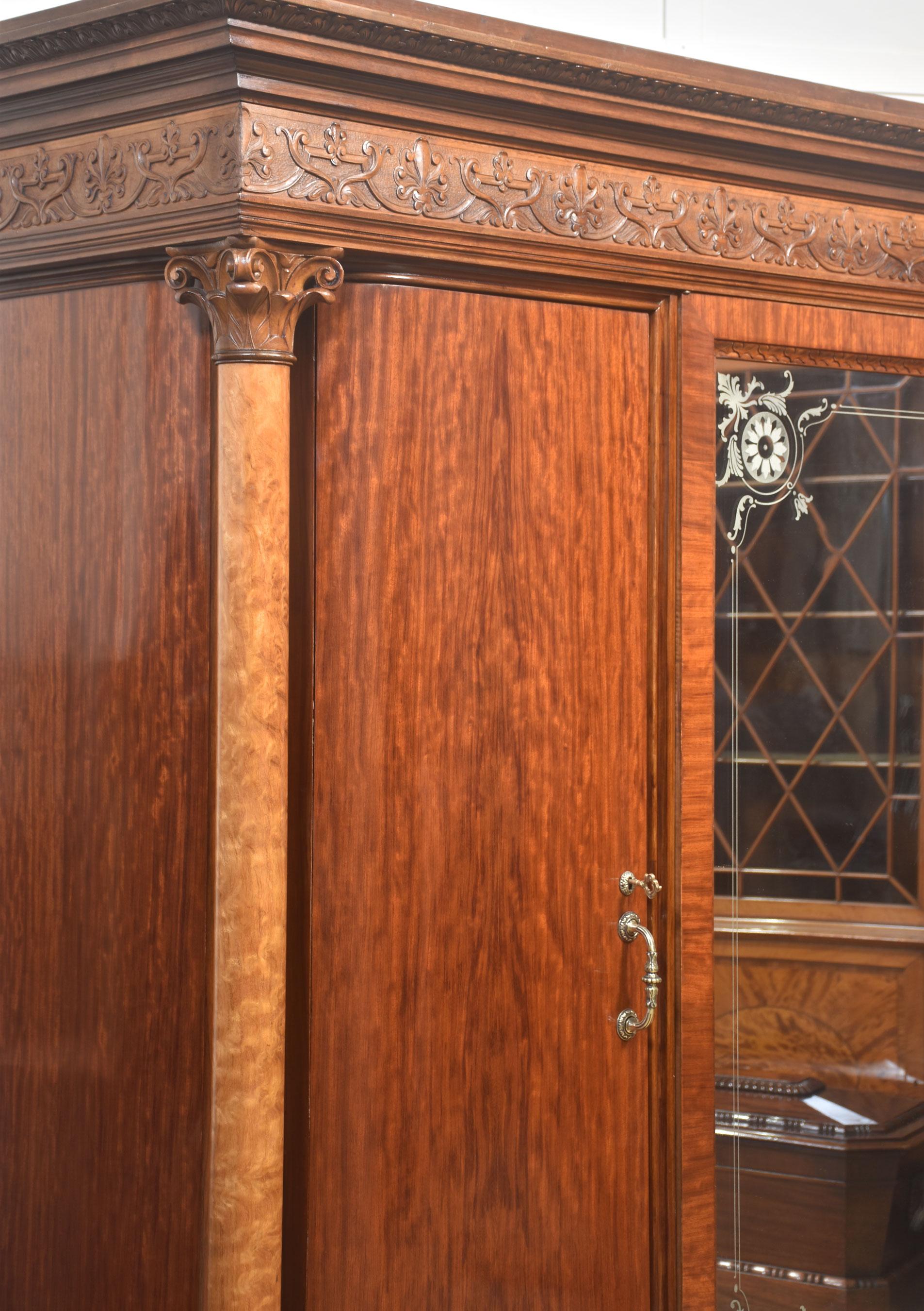Magnifico armadio antico a quattro ante in mogano in vendita 10