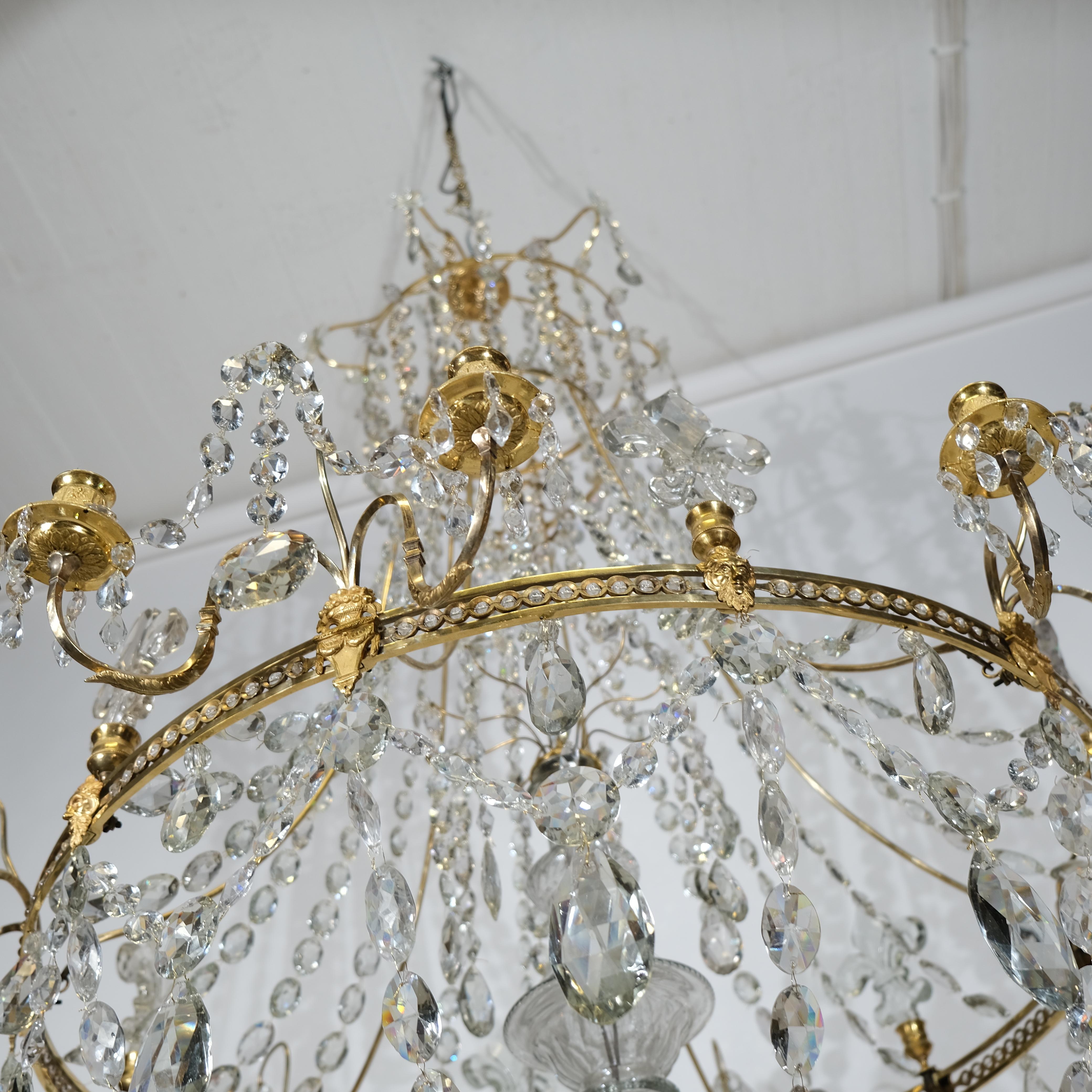 Magnificent Antique Important and large 18th c chandelier For Sale 2