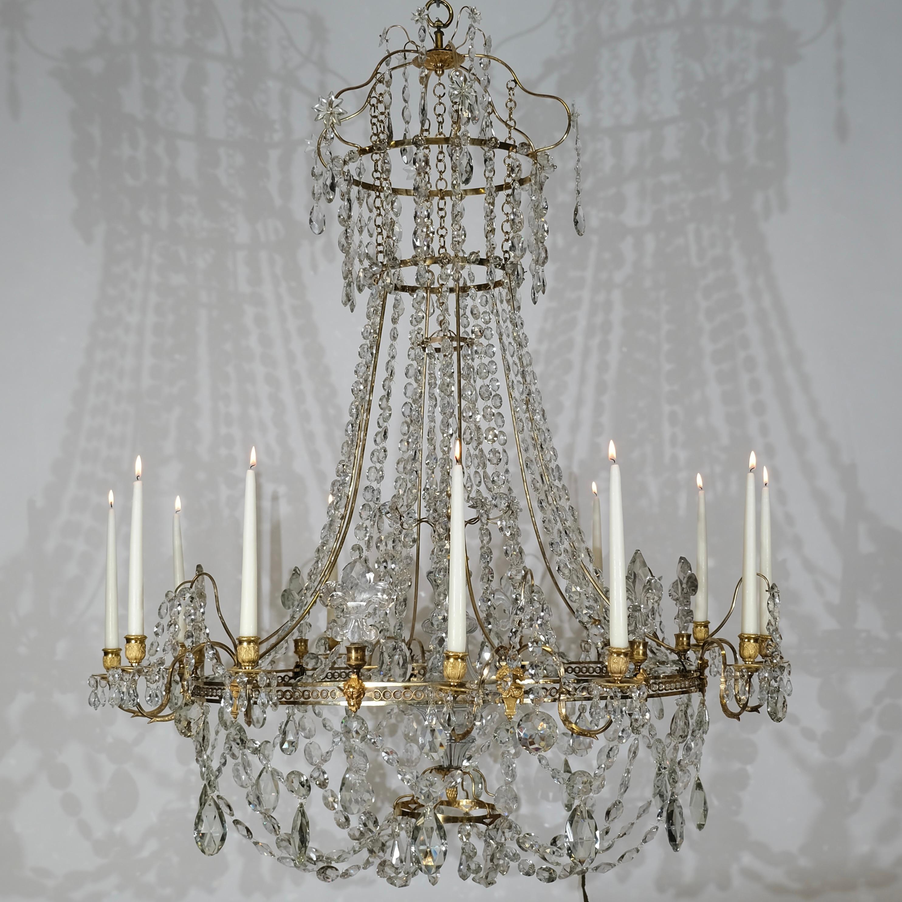 Magnificent Antique Important and large 18th c chandelier For Sale 8