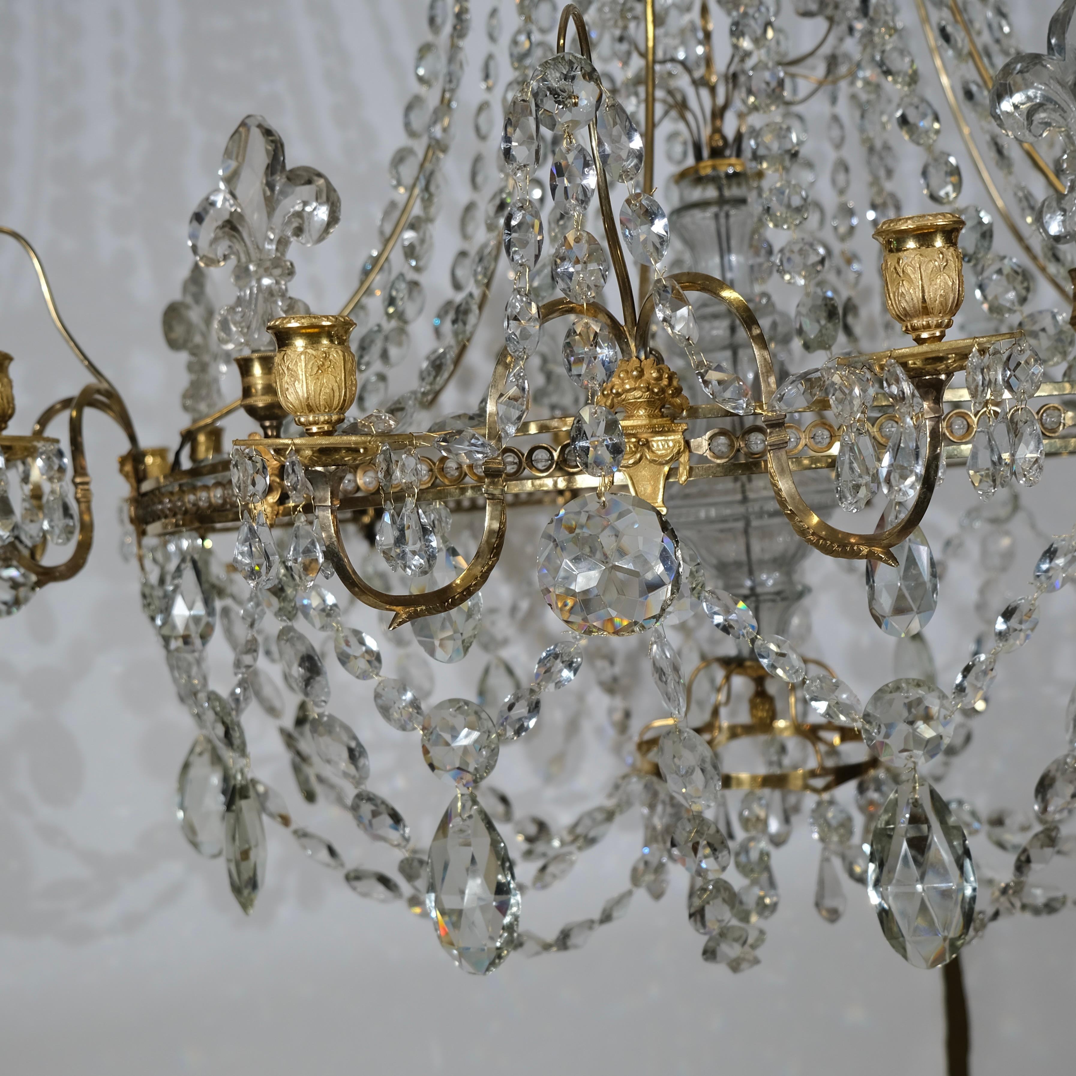 Louis XVI Magnificent Antique Important and large 18th c chandelier For Sale