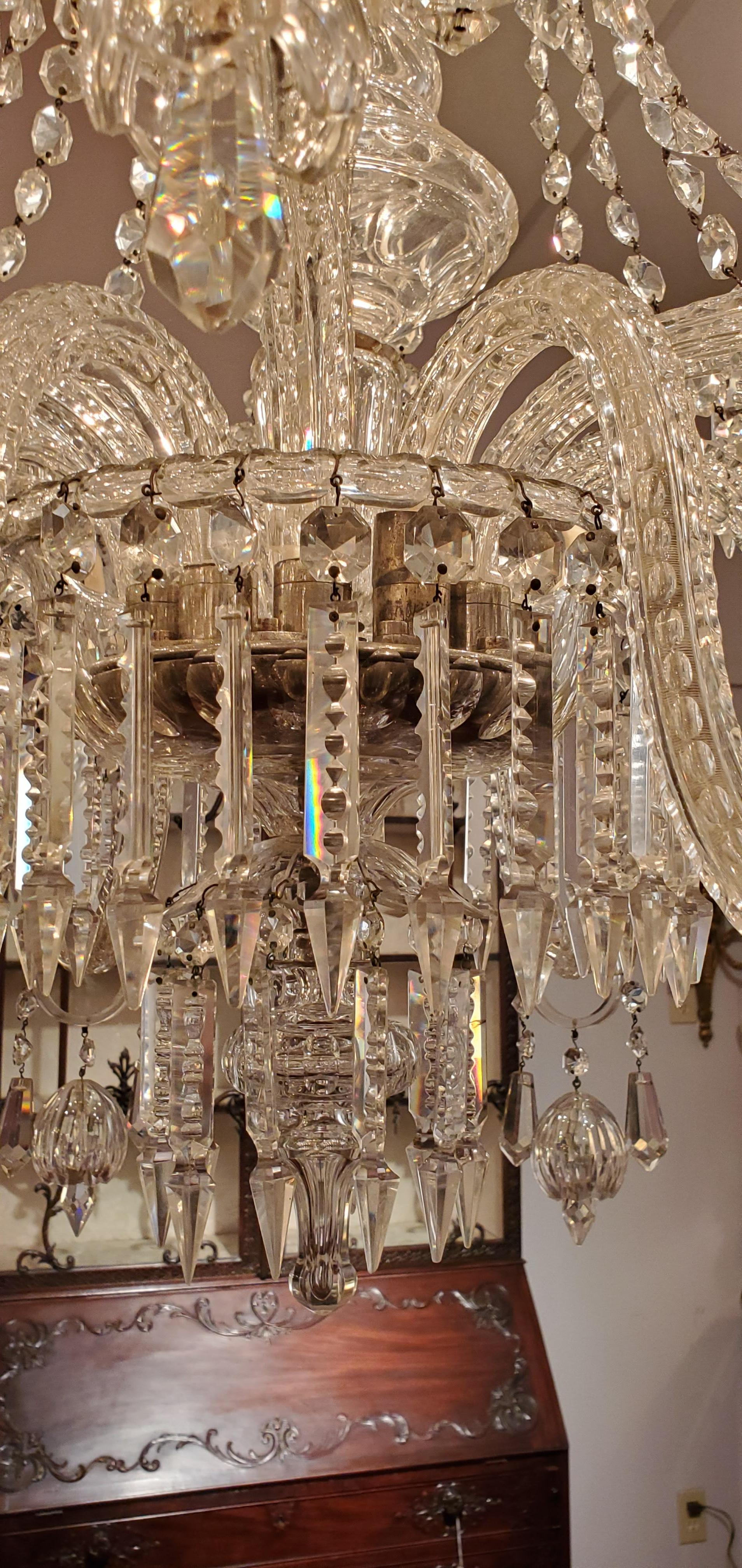 Magnificent Antique Irish Lead Crystal 19th Century Chandelier In Good Condition In New Orleans, LA