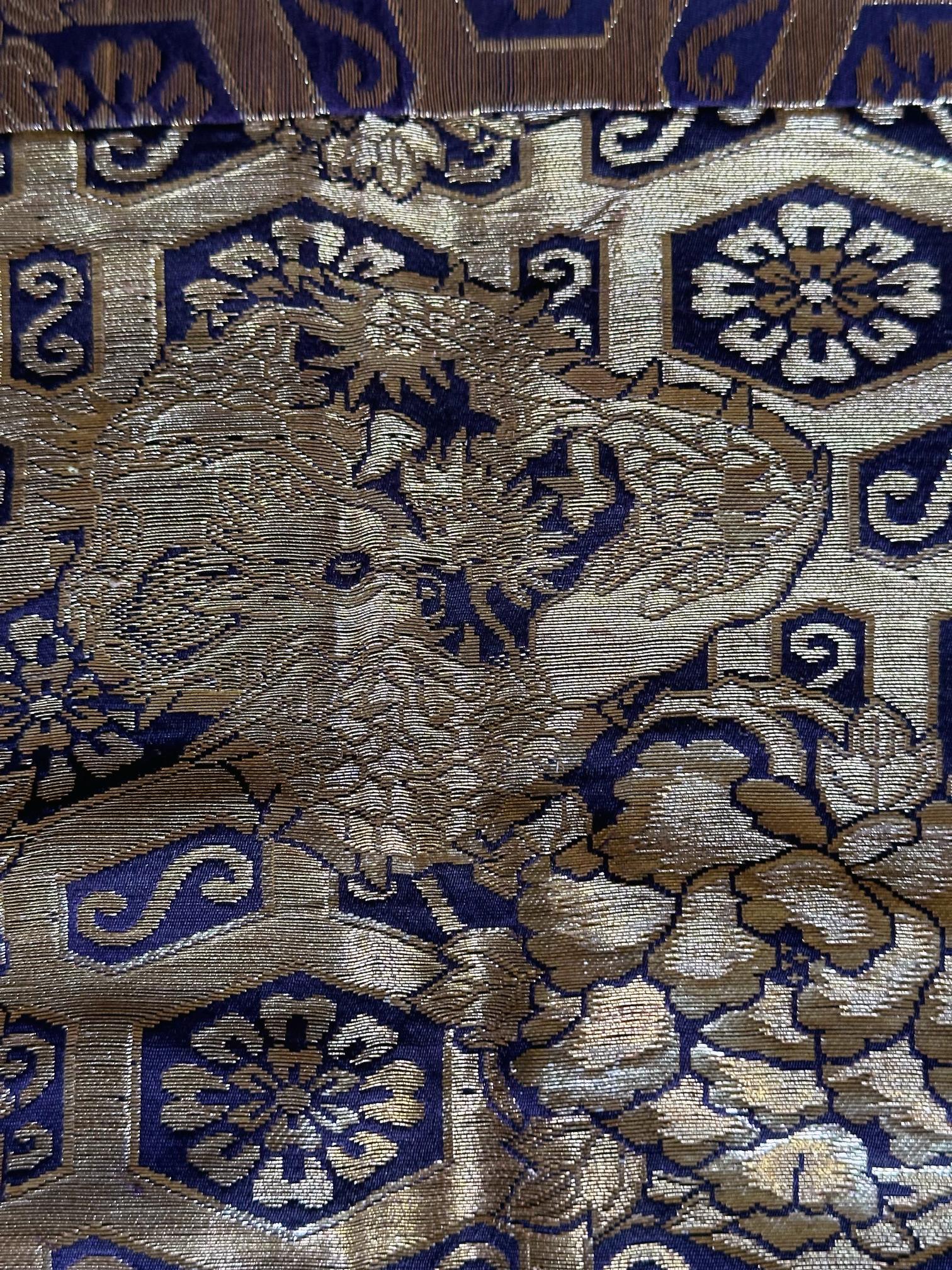 Prächtiger antiker japanischer gewebter Brokat Kesa Monk's Robe Meiji-Periode aus der japanischen Keramik im Angebot 12