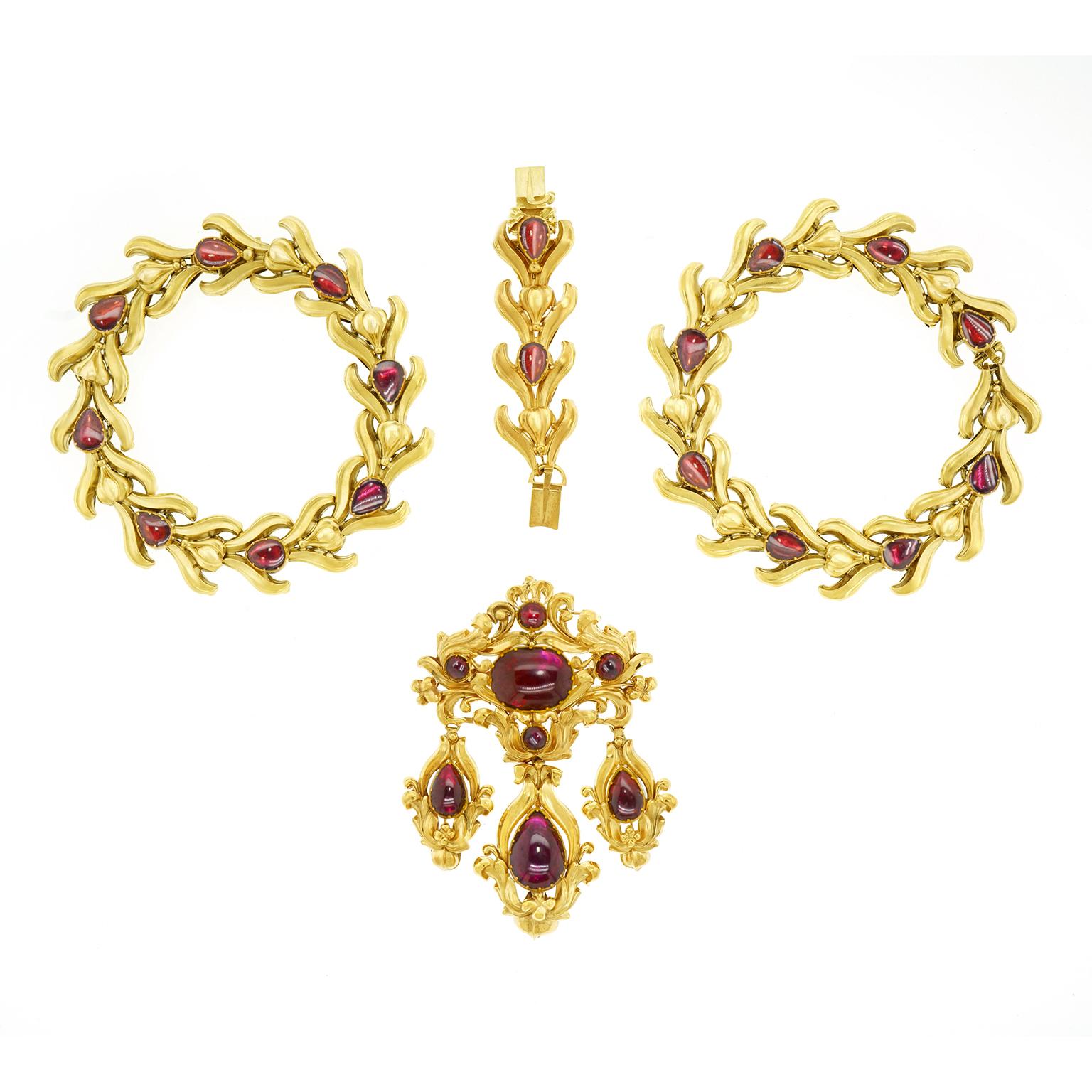Magnificent Antique Revivalist Garnet-Set Gold Necklace 3