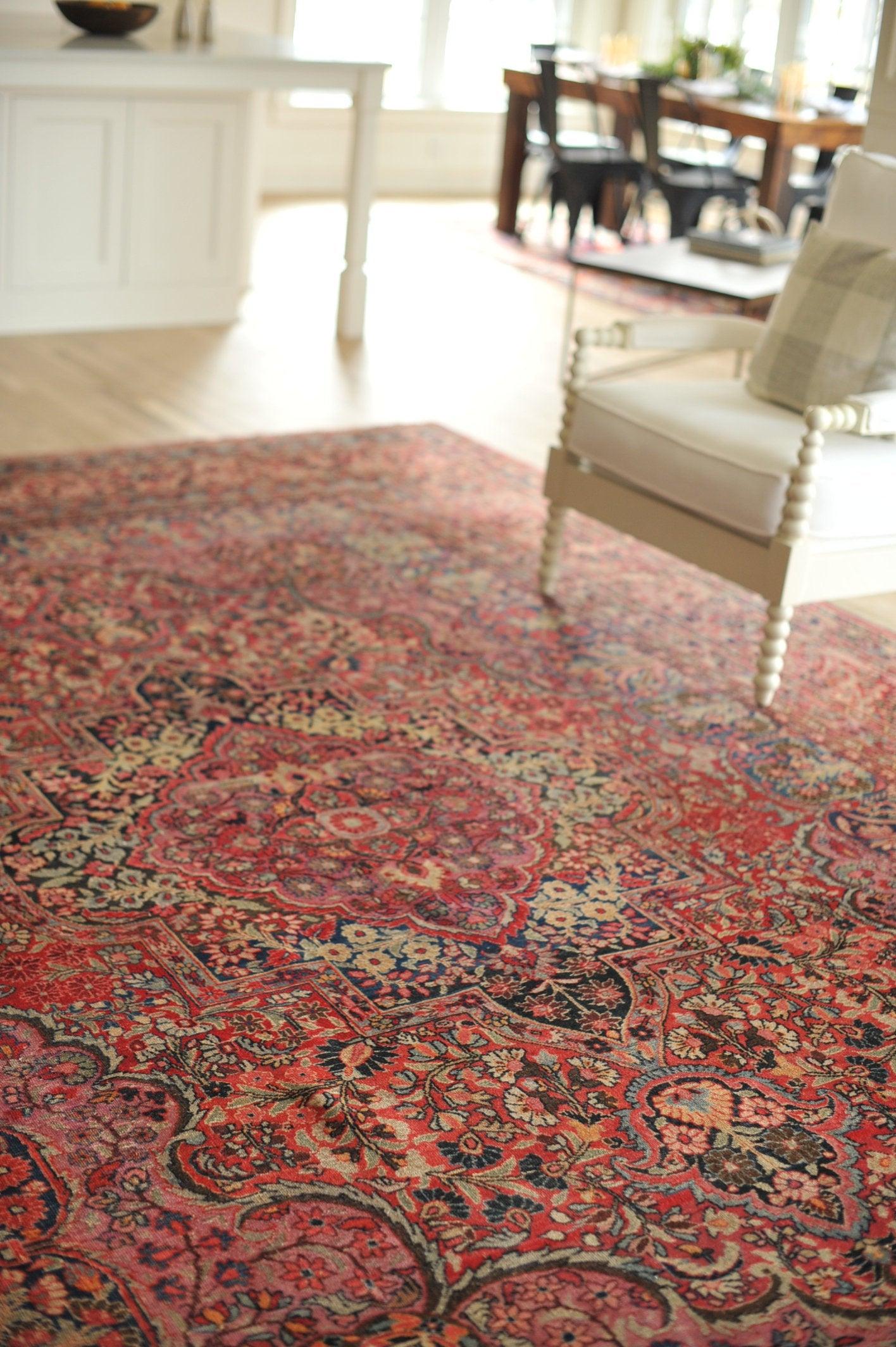 Magnificent Antique Rug in Pastels with Every Color & Detail, circa 1920's For Sale 3