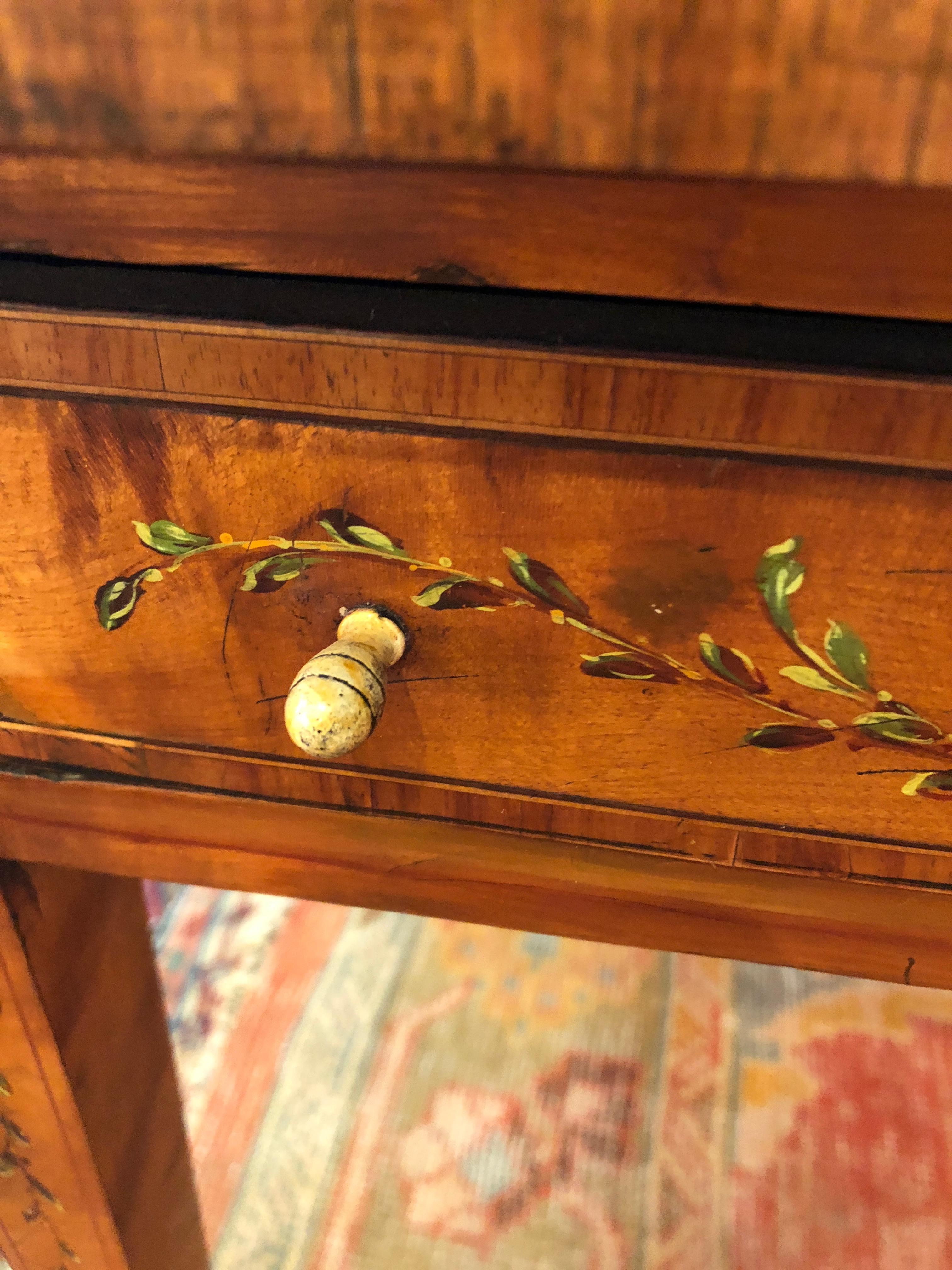 19th Century Magnificent Antique Satinwood Drop-Leaf Table