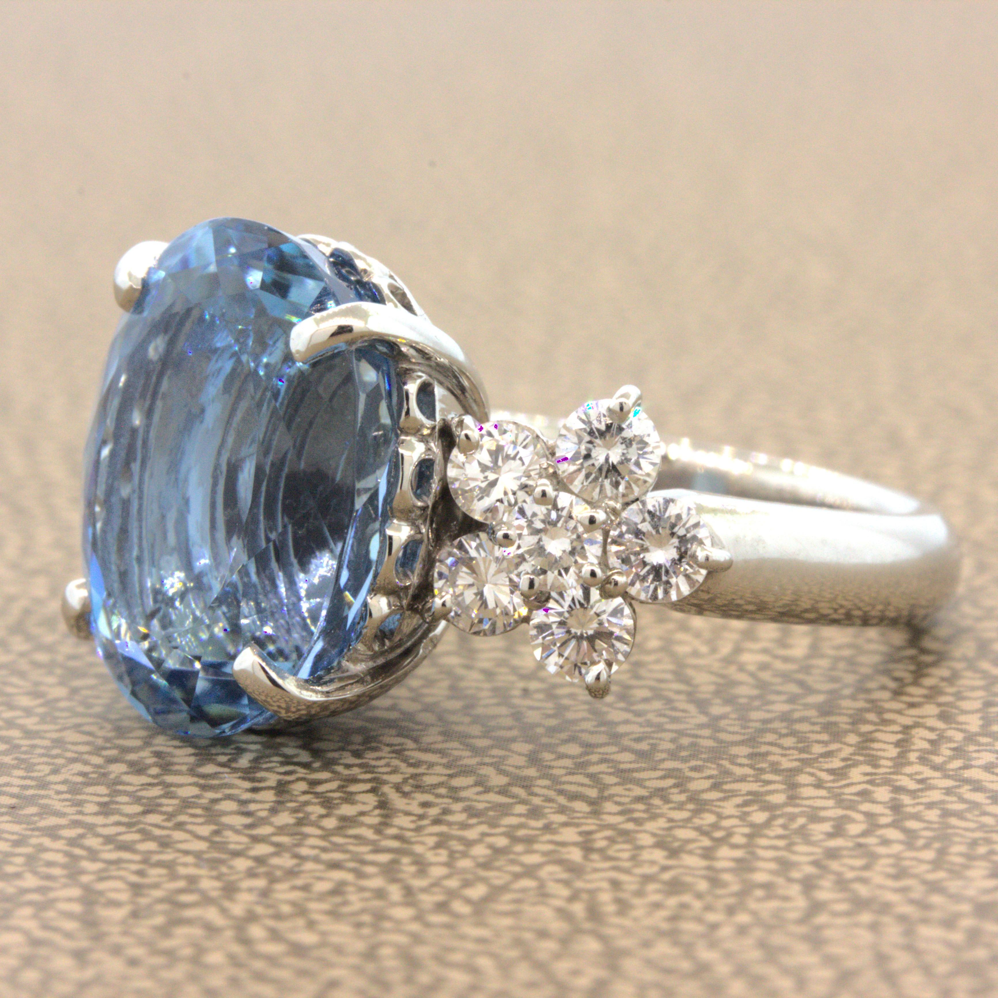 Magnificent Aquamarine Diamond Platinum Ring In New Condition For Sale In Beverly Hills, CA